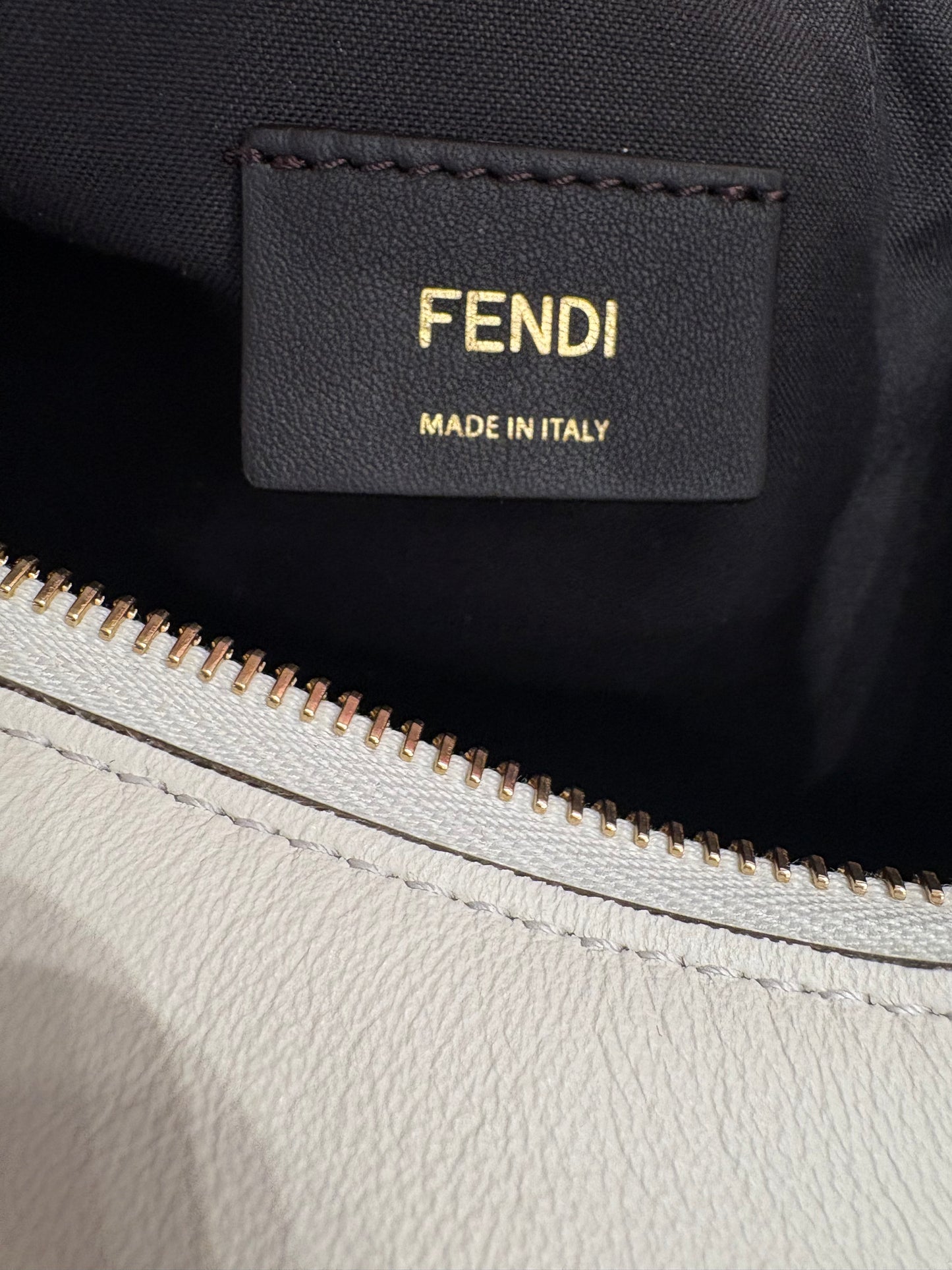 Fendigraphy hobo bag in pelle bianca