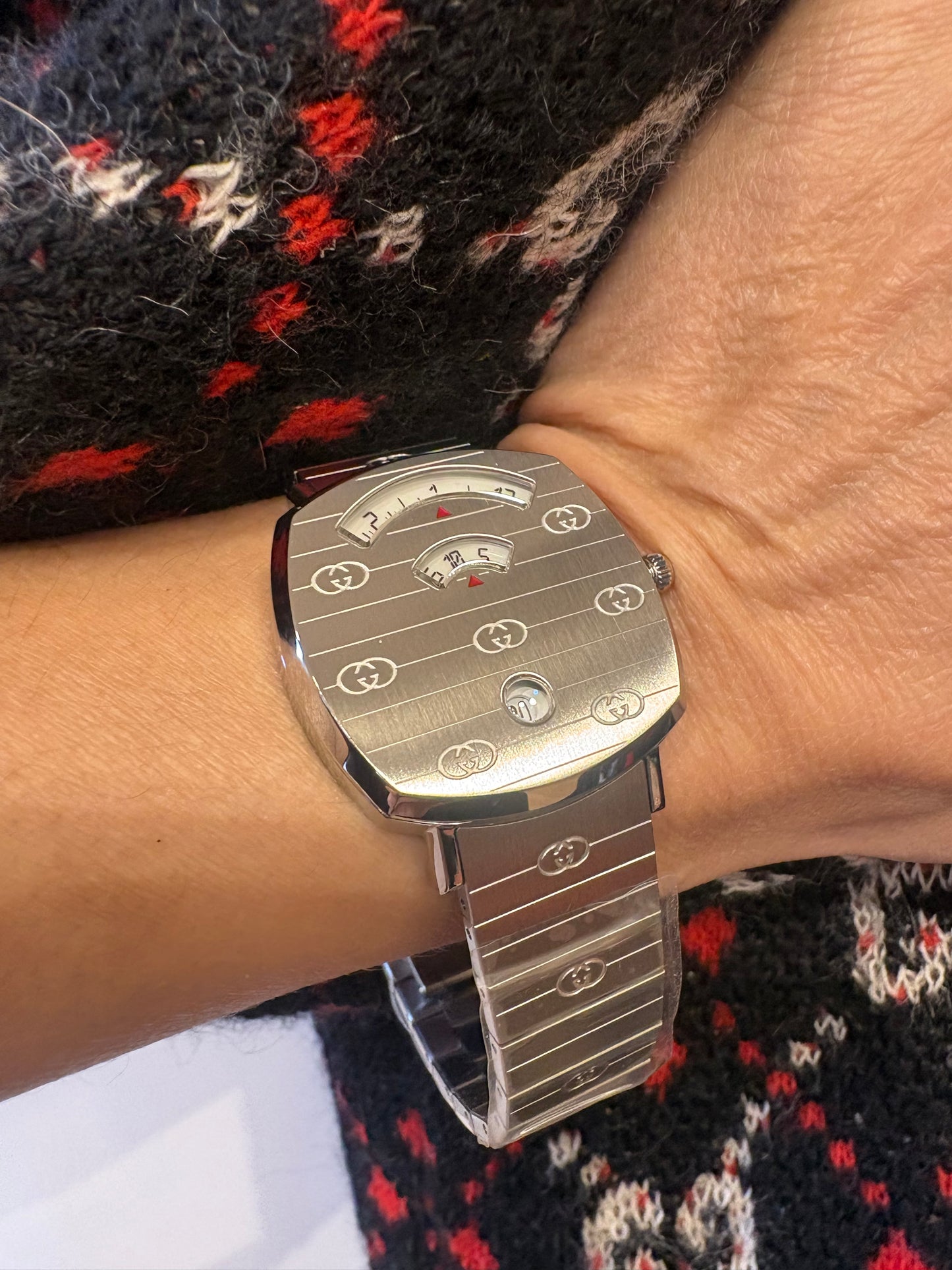 Gucci  Grip orologio Gucci Grip  in acciaio inossidabile con motivo GG inciso .nuovo