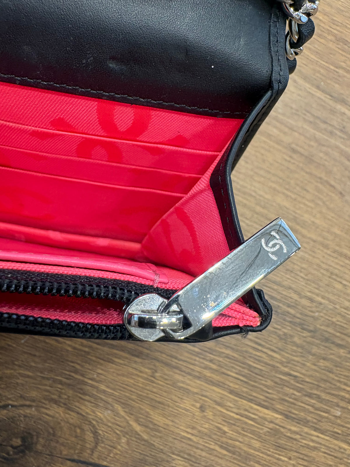 Chanel  Wallet on Chain (WOC) Cambon in Pelle di Vitello Trapuntata Nera Metallo Argento