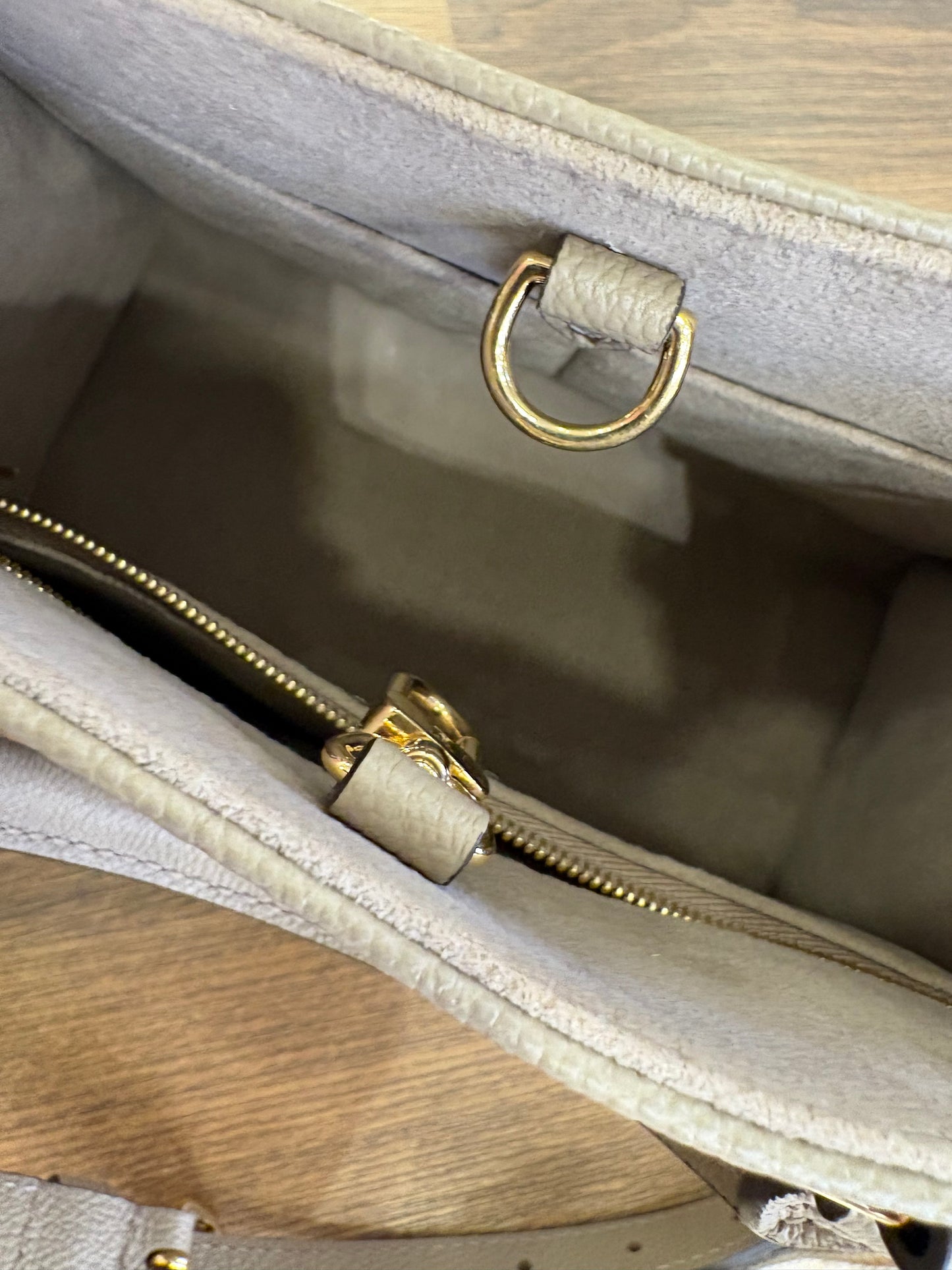 Louis Vuitton OnTheGo PM in pelle Monogram Empreinte
