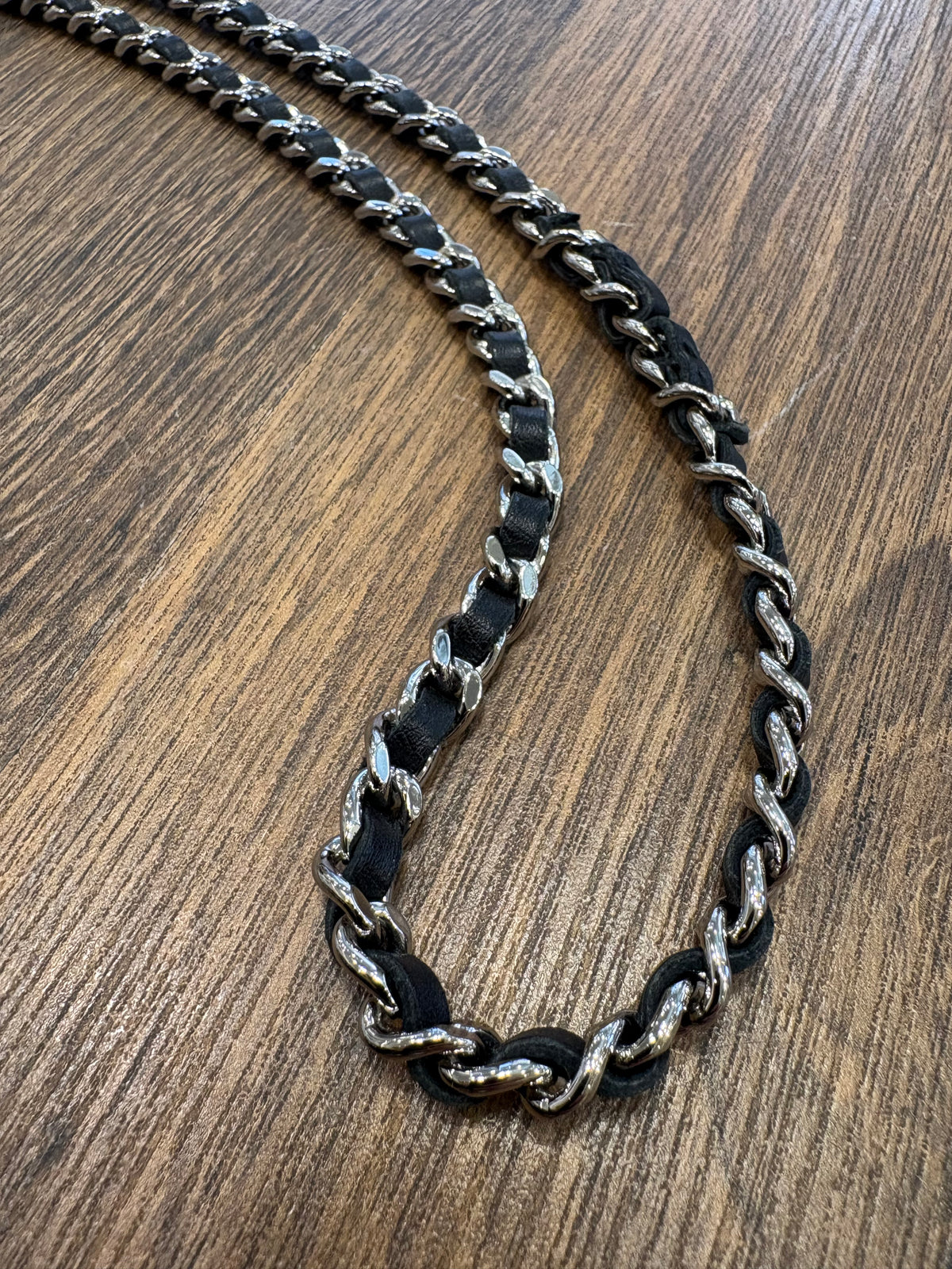 Chanel  Wallet on Chain (WOC) Cambon in Pelle di Vitello Trapuntata Nera Metallo Argento