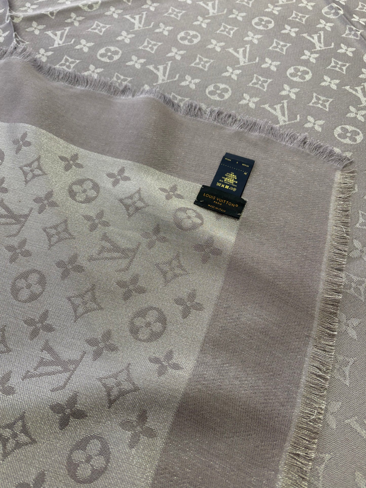 Louis Vuitton scialle monogram shine