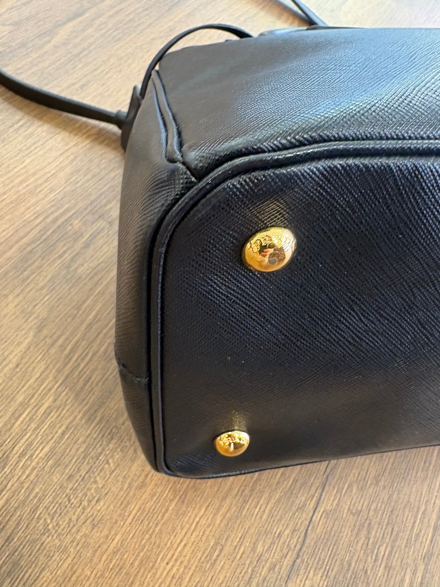 Prada Galleria Medium in Pelle Saffiano Nero