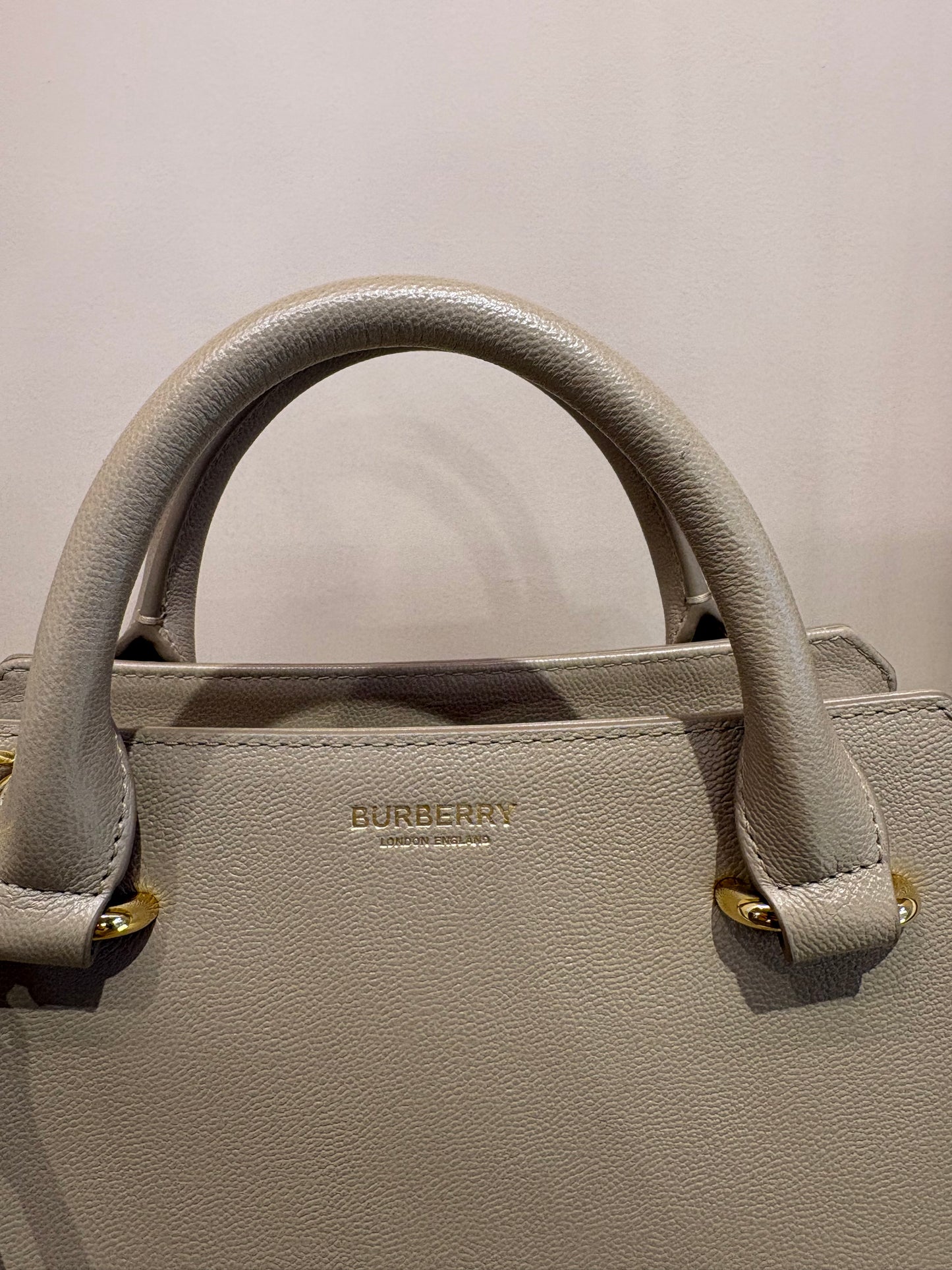 Burberry Borsa a Mano  Mini Banwell Tote in Pelle Martellata Beige -Tortora