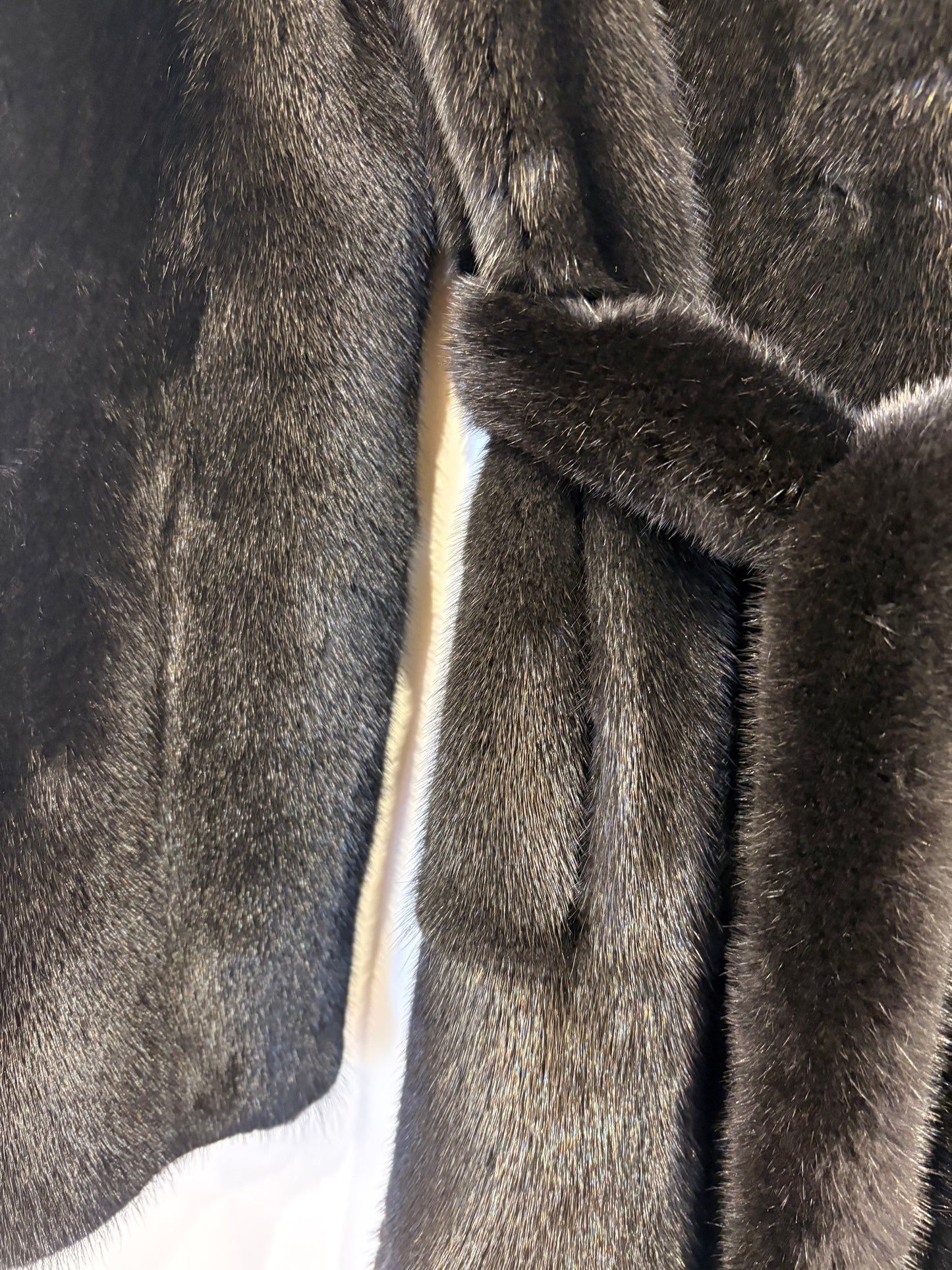 Visone nero con spacchi e cintura in vita 42