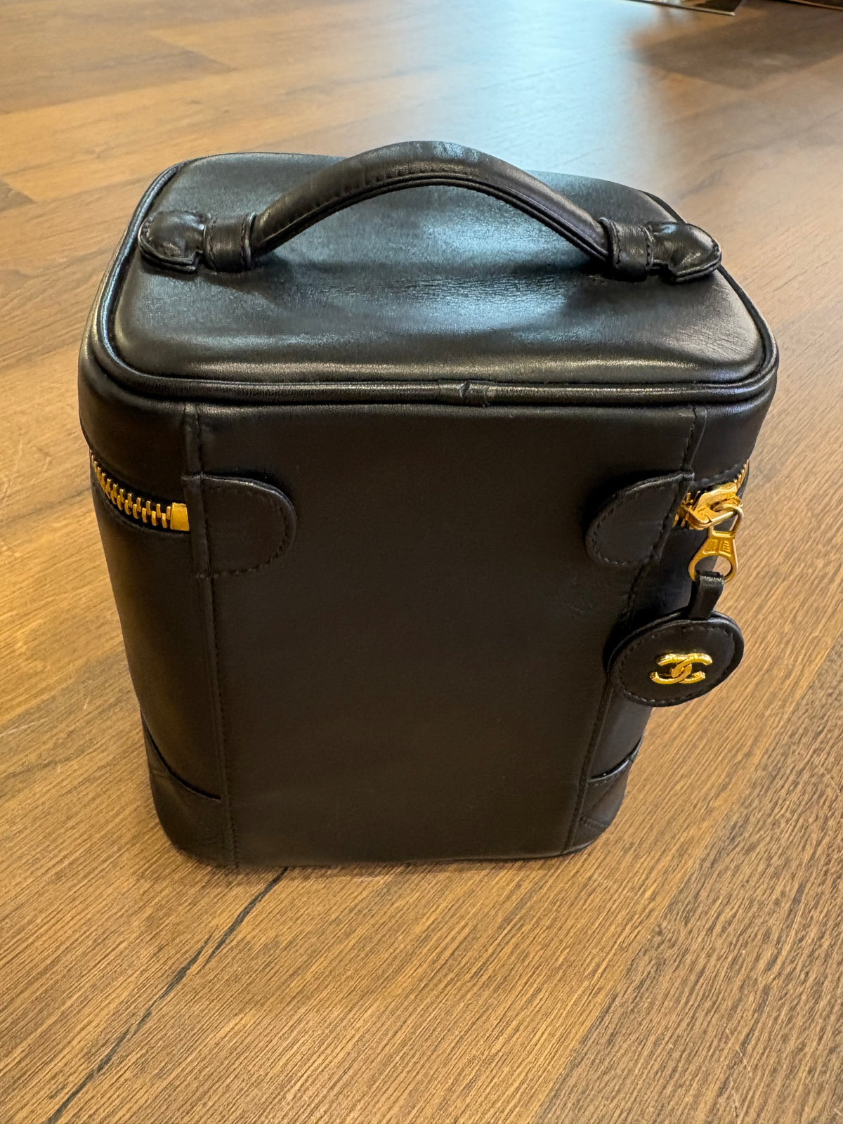 Chanel Vanity Case borsa a mano  in pelle di agnello nero. Vintage