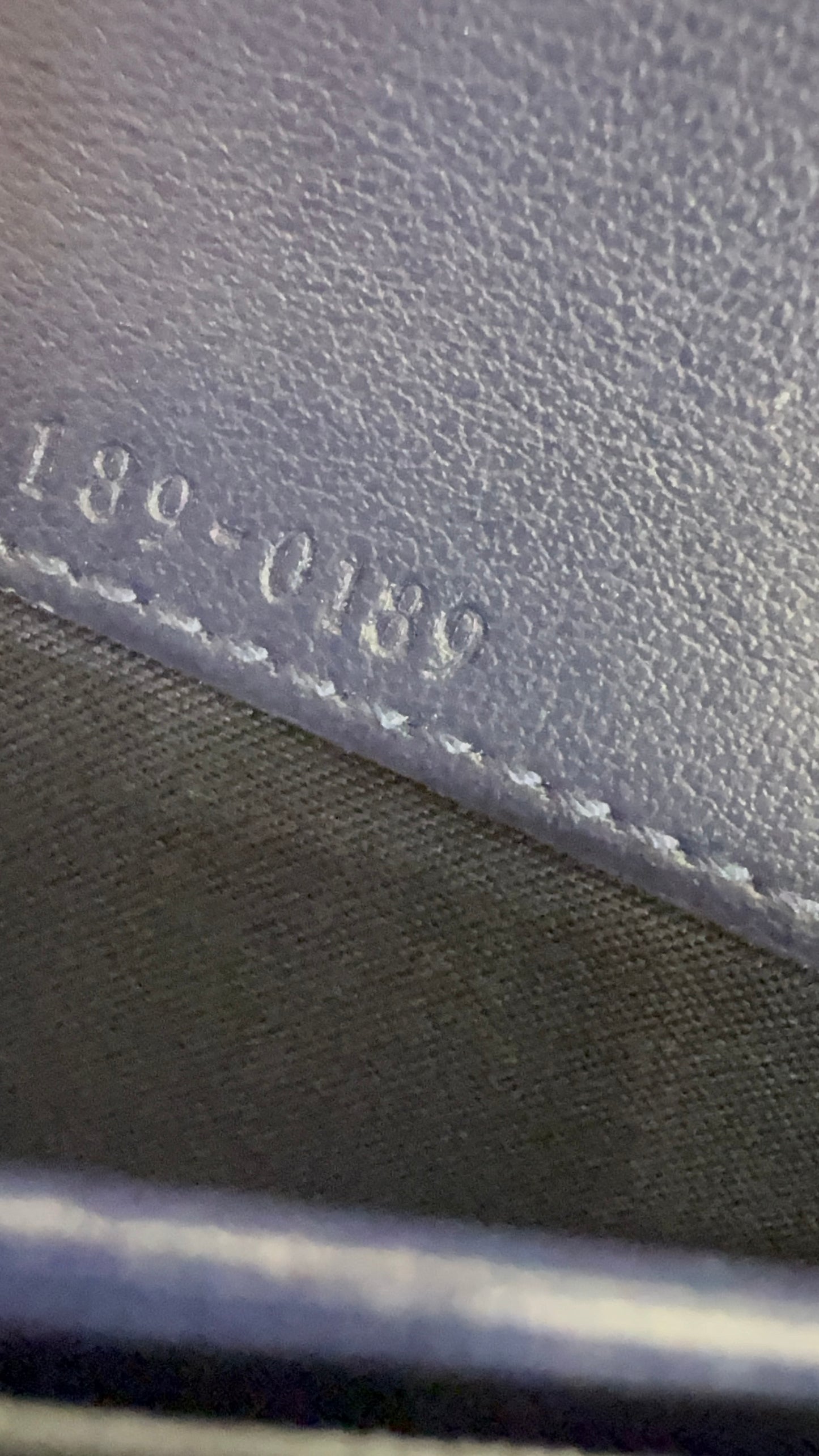 Borsa Fendi Wallet on Chain "F is Fendi" in Pelle Navy. Nuova