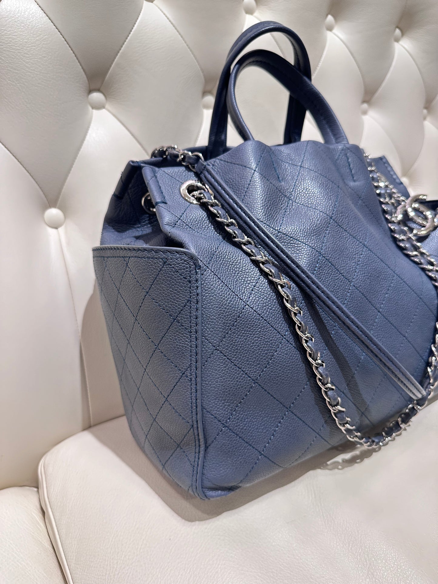 Chanel Pocket Tote   in pelle blu navy