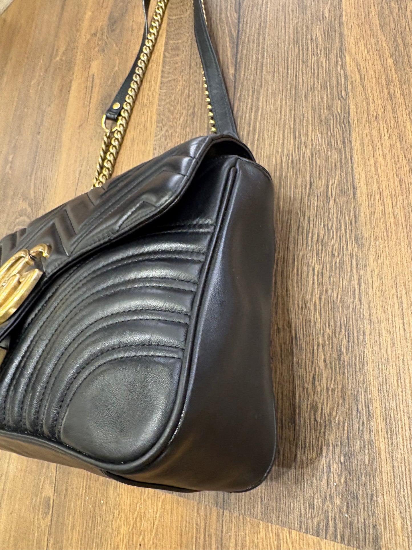 Borsa a spalla Gucci GG Marmont Large in pelle Matelassé - 30 cm