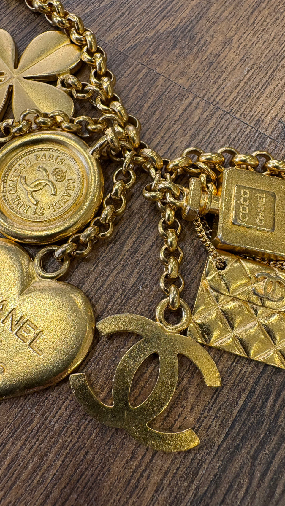 Chanel Cintura a catena con ciondoli portafortuna (Lucky Charms) . Vintage metà anni ‘90