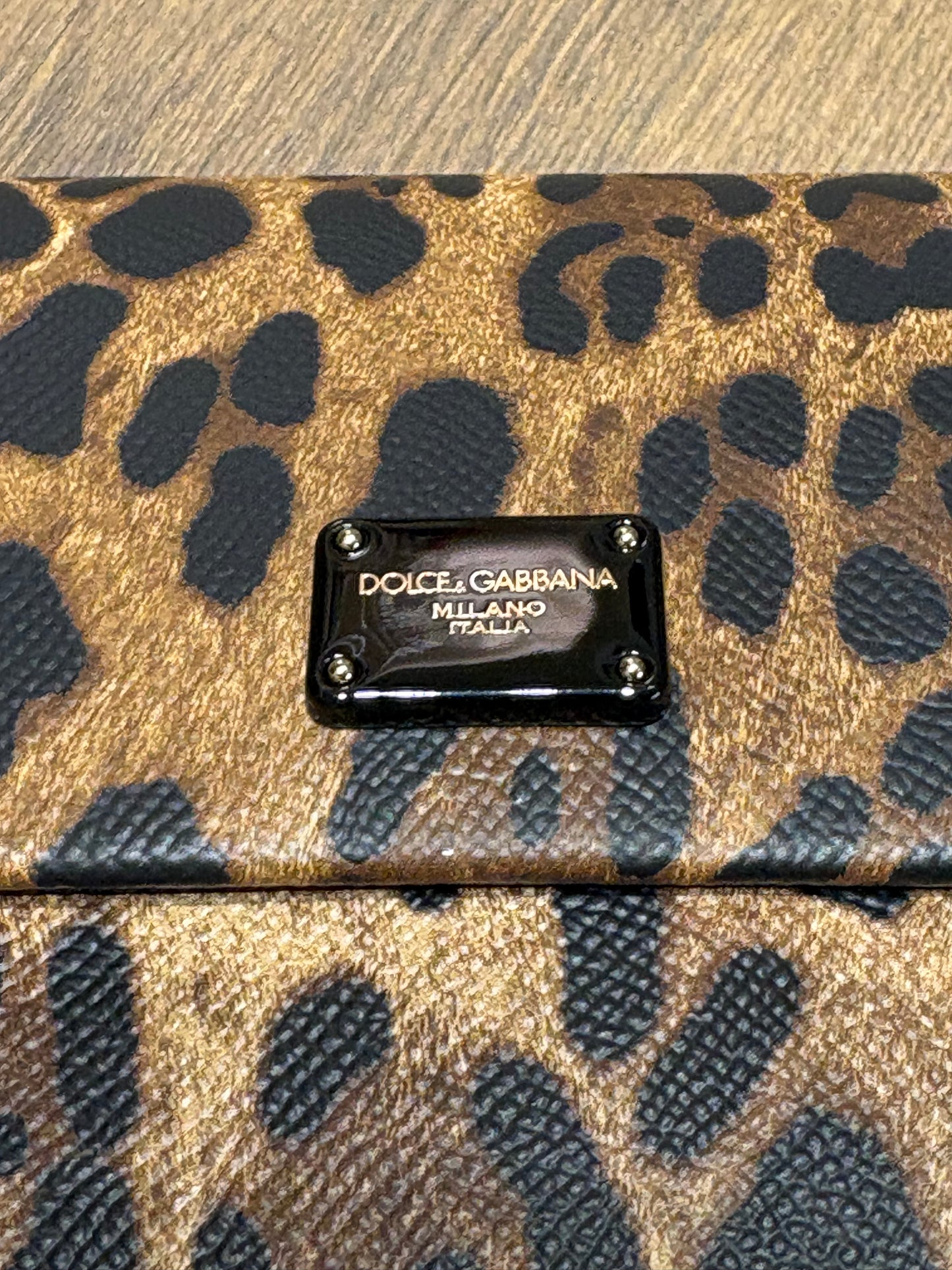 Dolce Gabbana borsa leo con catena dorata. Nuova