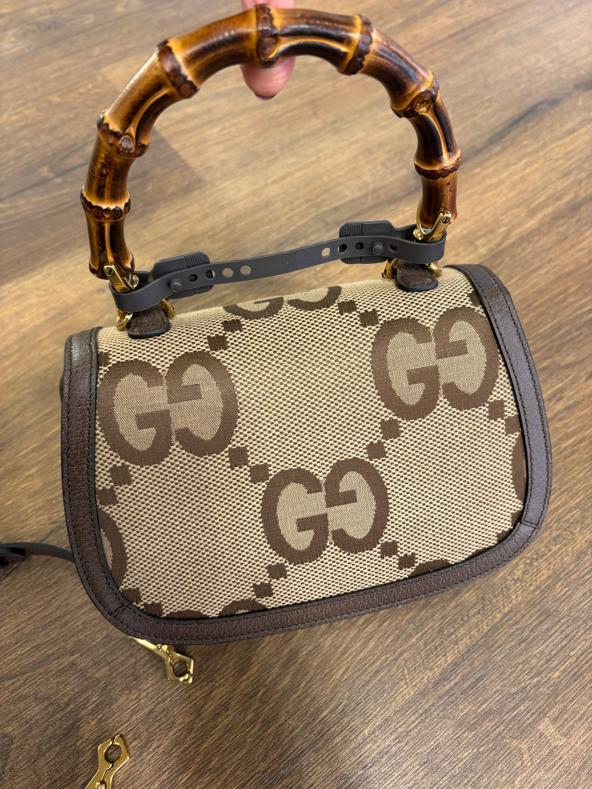 Gucci Borsa a mano Gucci Bamboo 1947 mini in tela Jumbo GG e pelle marrone. Nuovo