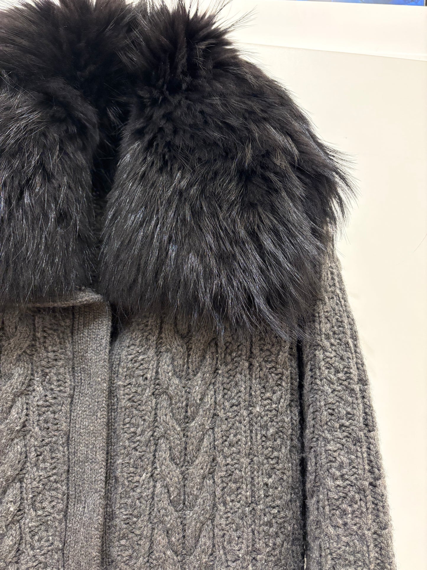 Prada cappottino trecce in lana e collo volpe nero