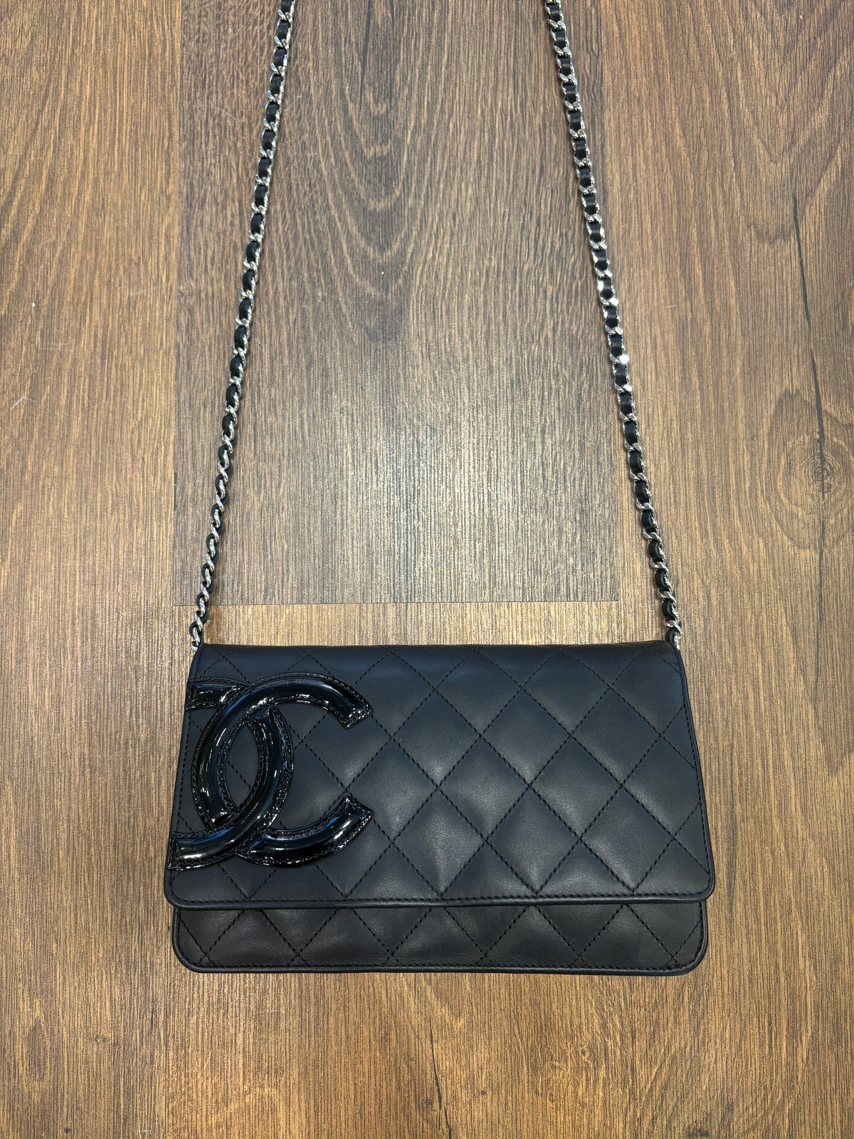 Chanel  Wallet on Chain (WOC) Cambon in Pelle di Vitello Trapuntata Nera Metallo Argento