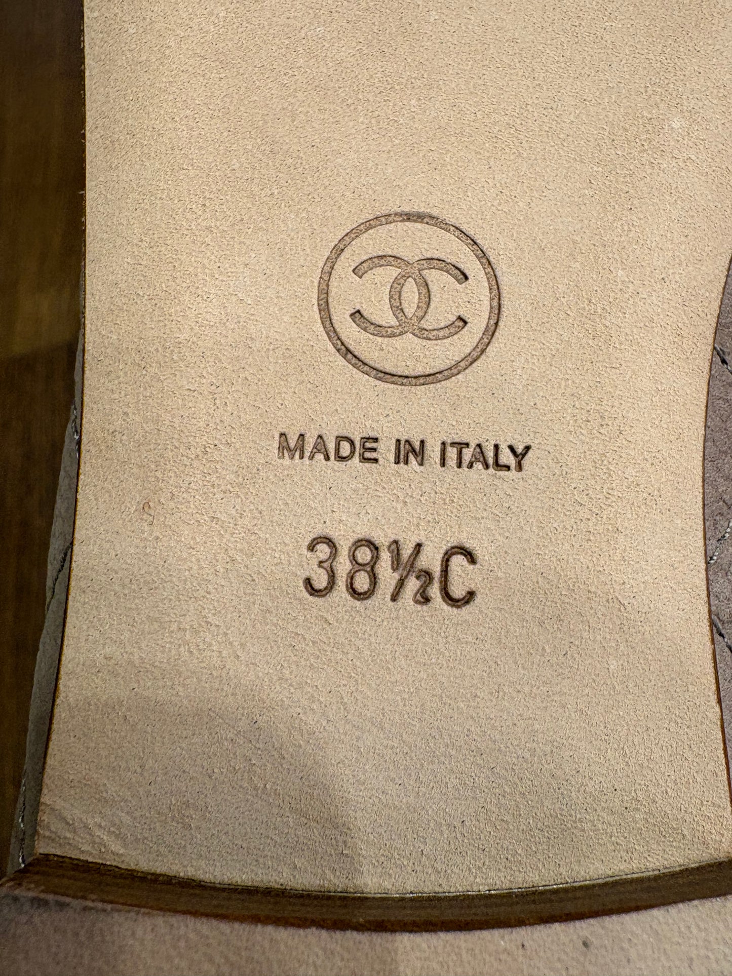 Chanel Ballerine Cambon in Pelle Scamosciata Trapuntata Beige Classico. Nuove