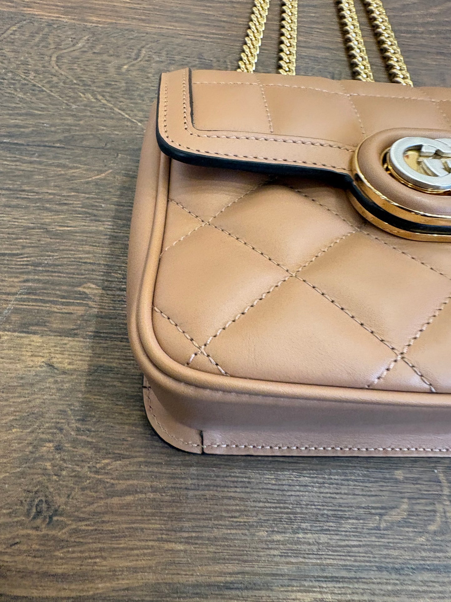 Borsa a Spalla Mini Gucci Deco in Pelle Matelassé Rose Beige