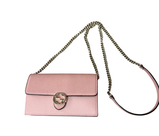 Gucci borsa a tracolla Gucci Interlocking G in pelle martellata rosa