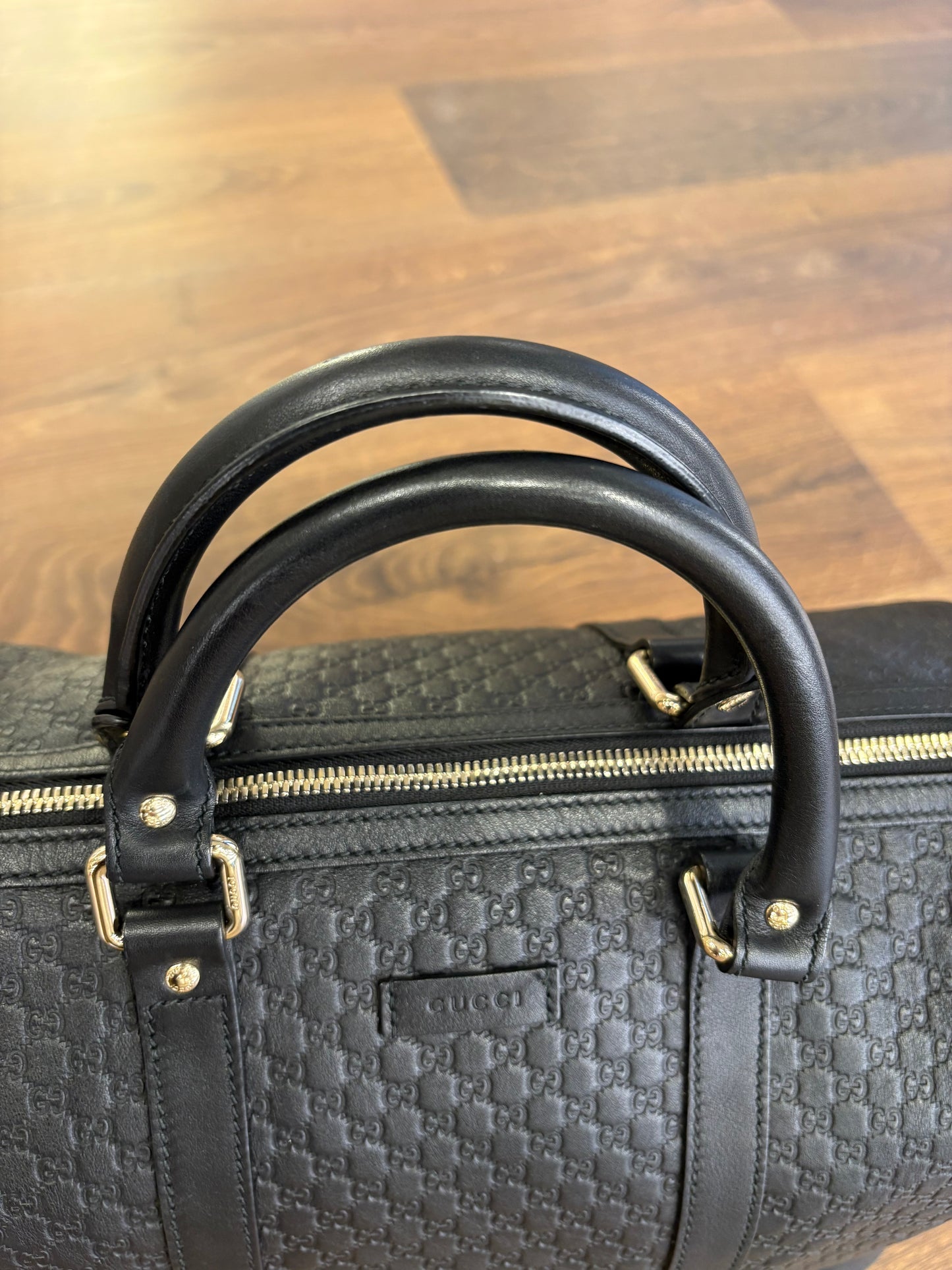 Gucci Borsa Bauletto Boston Bag in Pelle Microguccissima Nera con tracolla