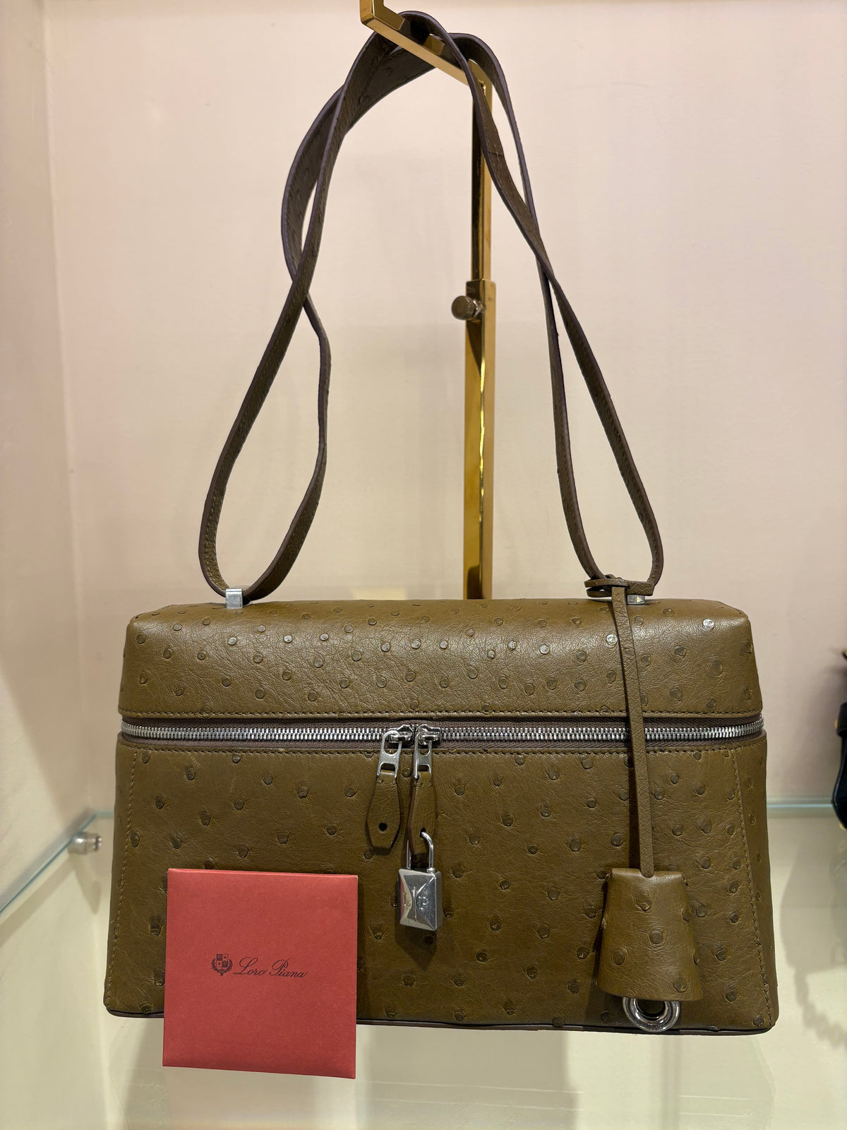 Loro Piana Extra Bag L27 in Pelle di Struzzo. Nuova