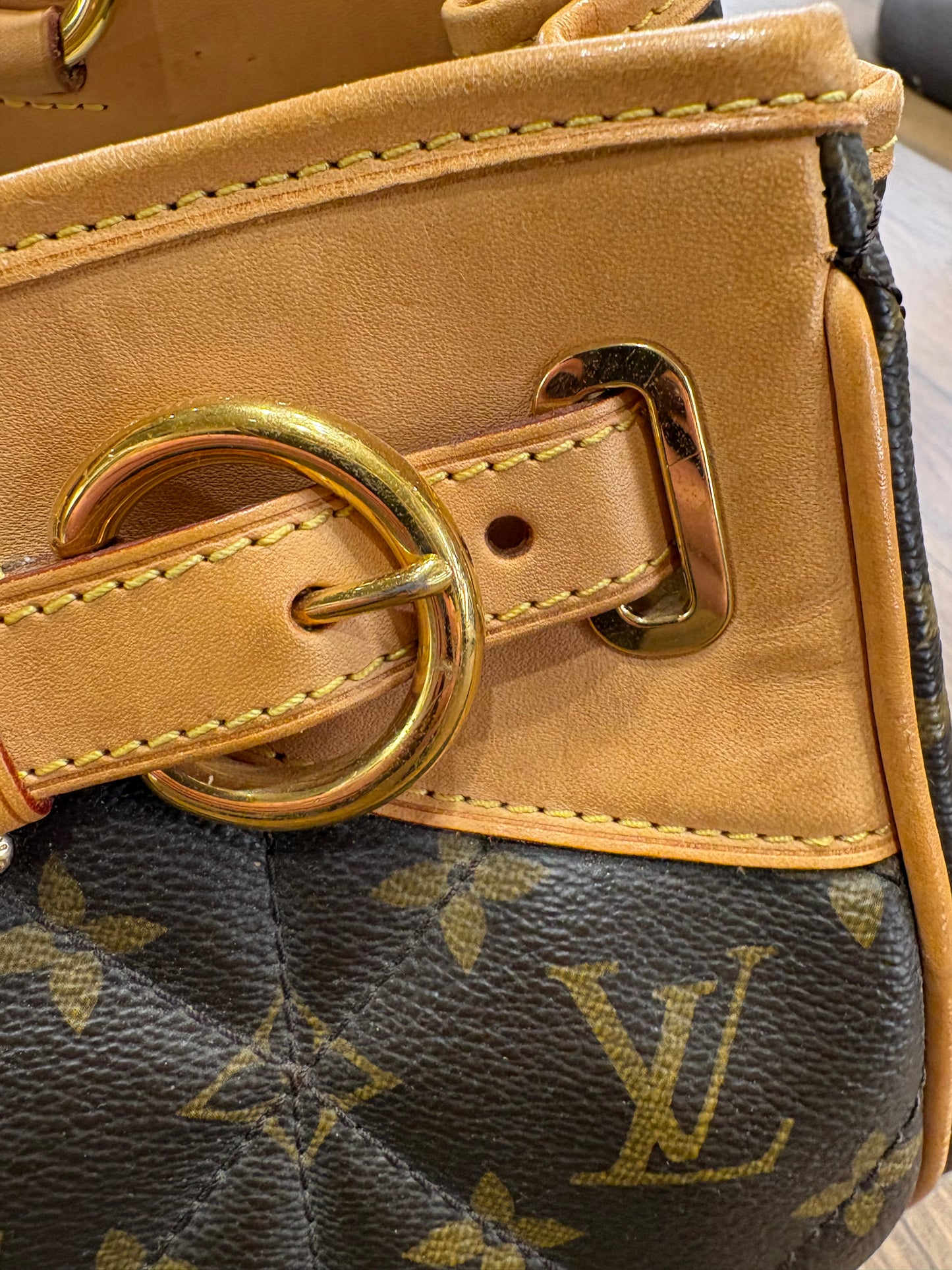 Louis Vuitton Etoile Shopper in tel Monogram trapuntata con finiture in pelle