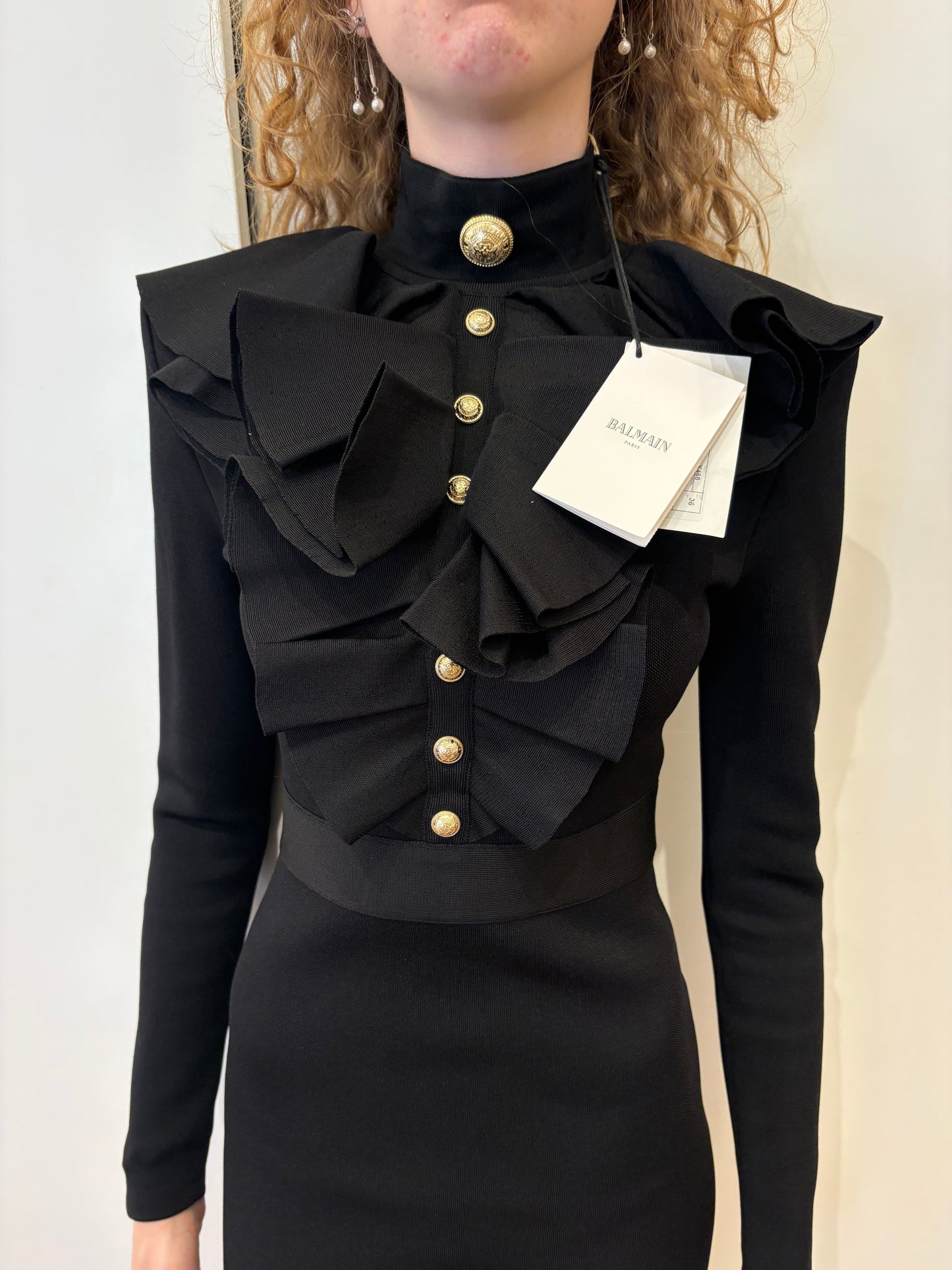 Balmain abito al ginocchio manica lunga e bottoni dorati . Nuovo
