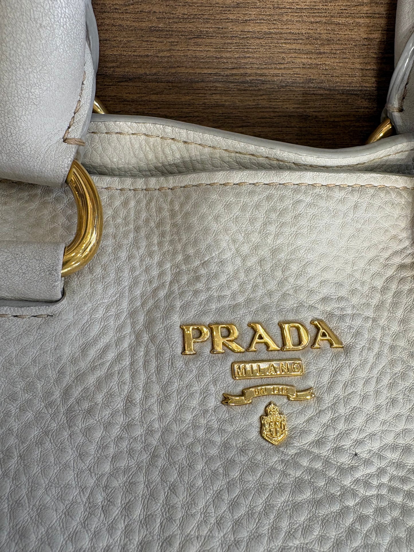 Prada shopping bag pelle martellata bianca