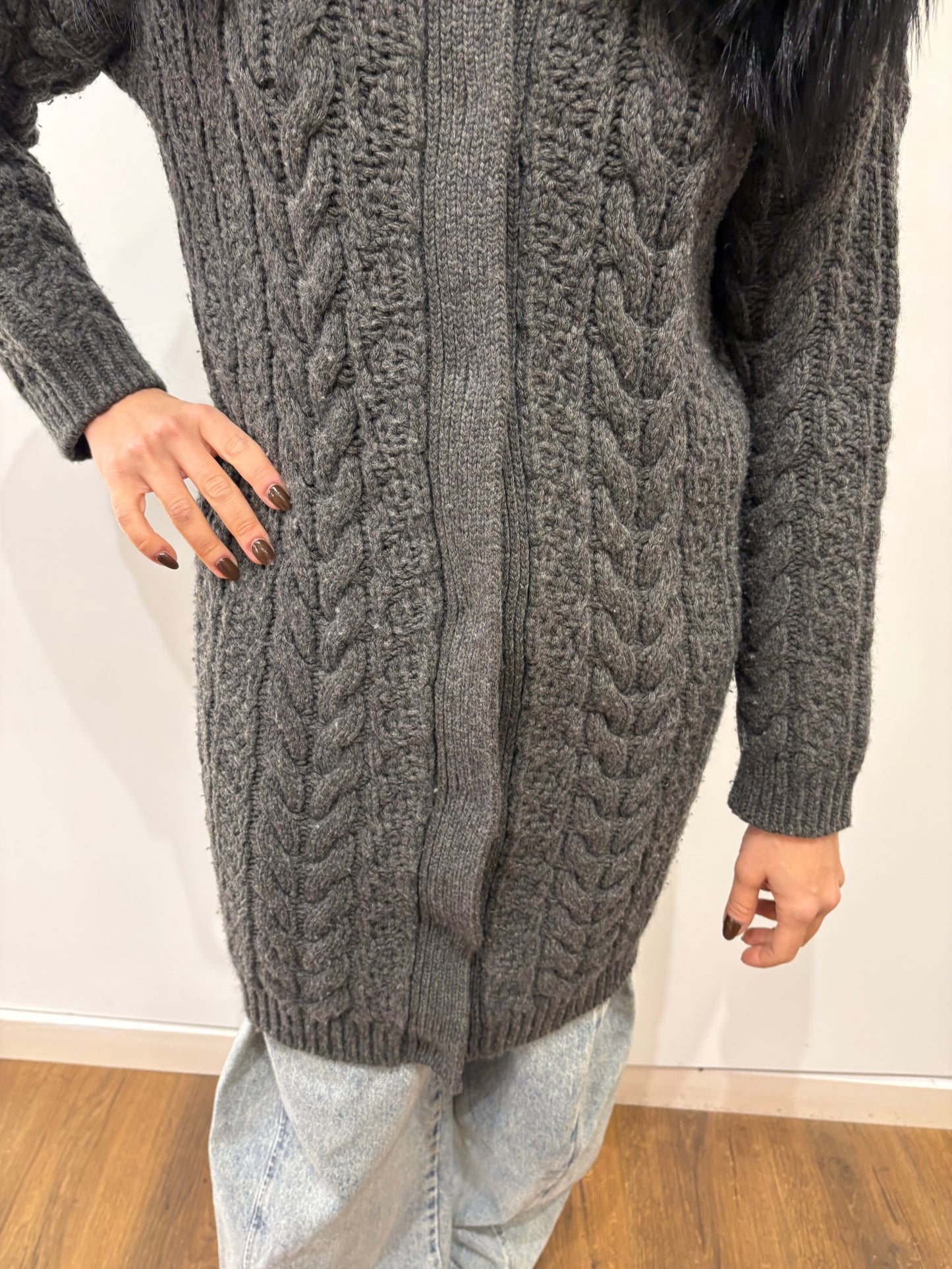 Prada cappottino trecce in lana e collo volpe nero