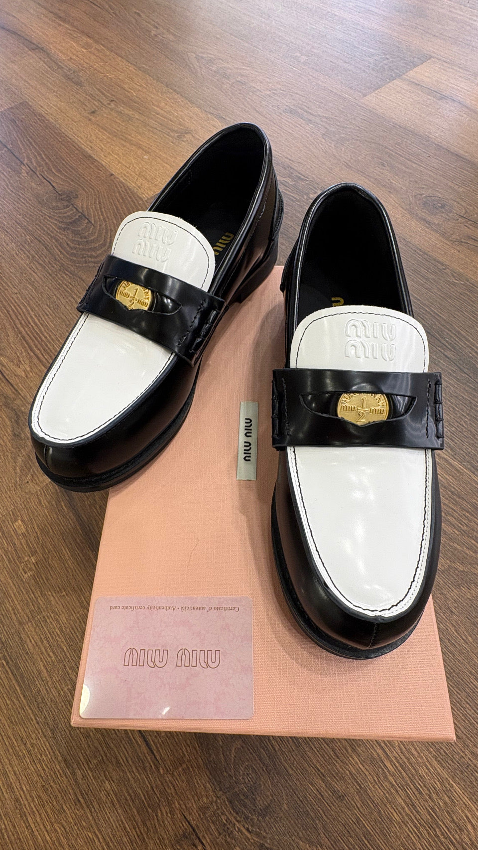 Miu Miu Mocassini Penny  in Pelle Spazzolata Bicolore Bianco e Nero N.37 (Nuovi con Box)