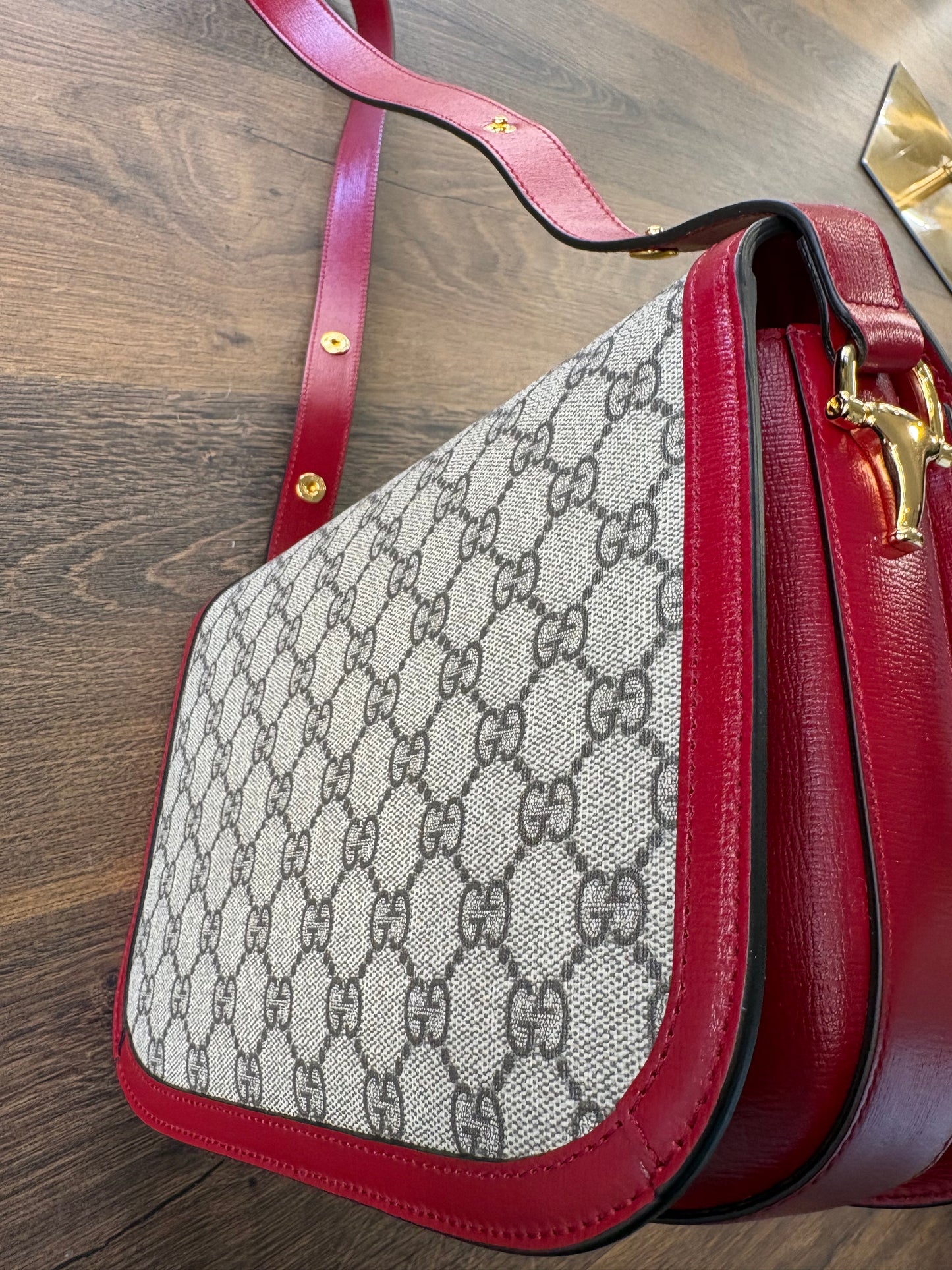Gucci borsa Horsebit profili in pelle rossa . Nuova