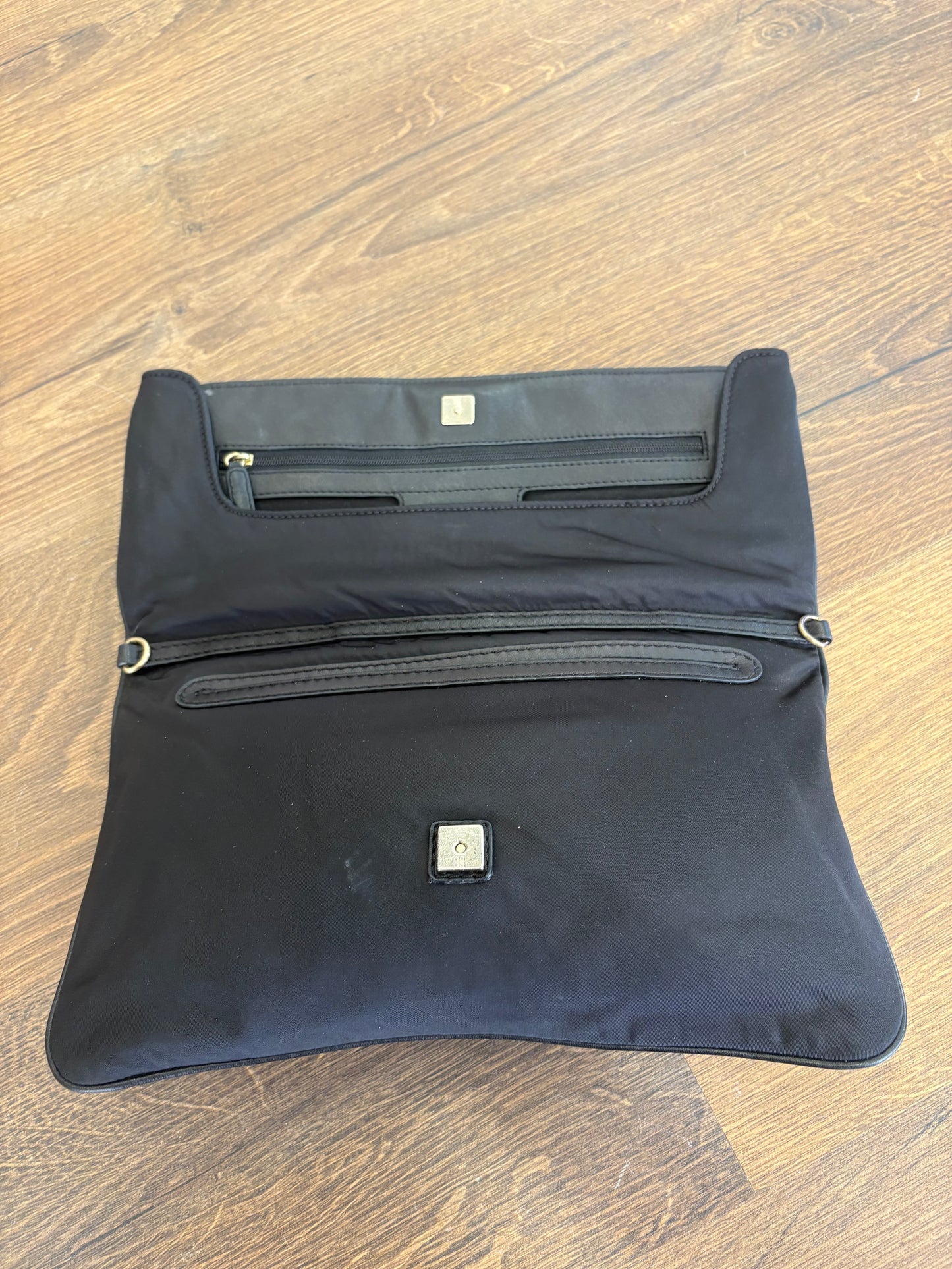 Givenchy pochette nylon e specchietti ambrati