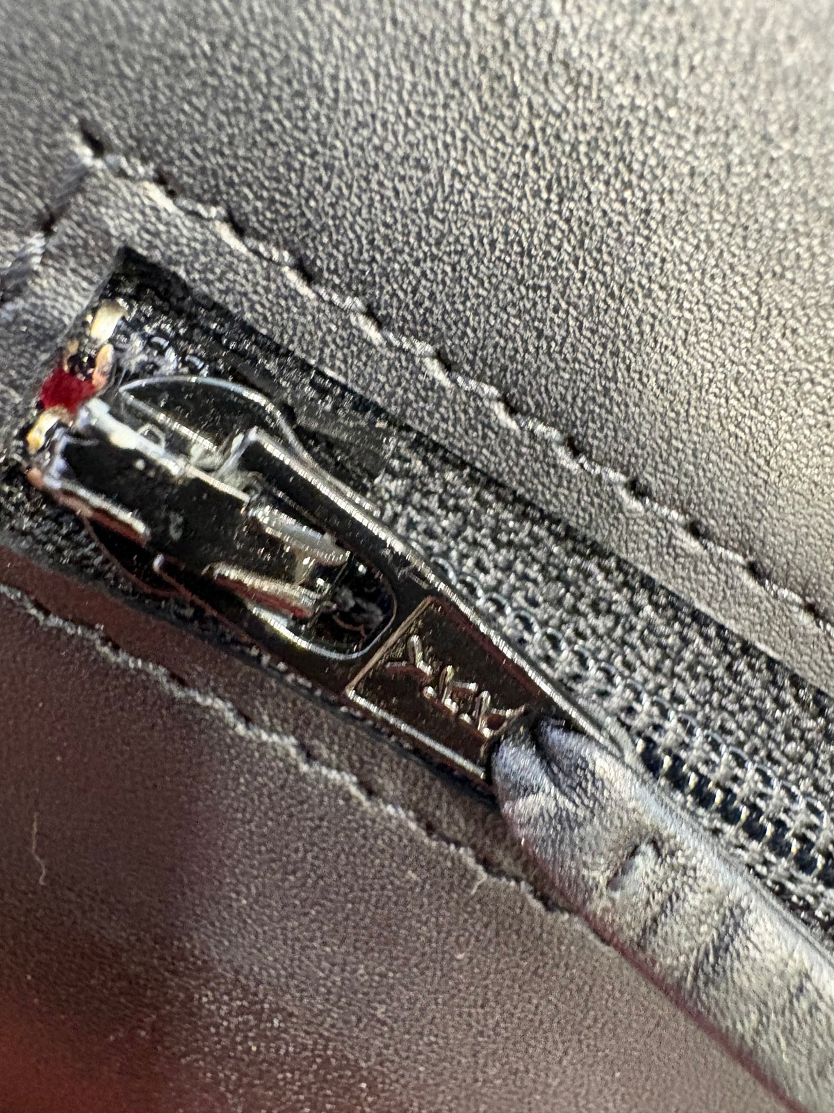 Chanel  Wallet on Chain (WOC) Cambon in Pelle di Vitello Trapuntata Nera Metallo Argento