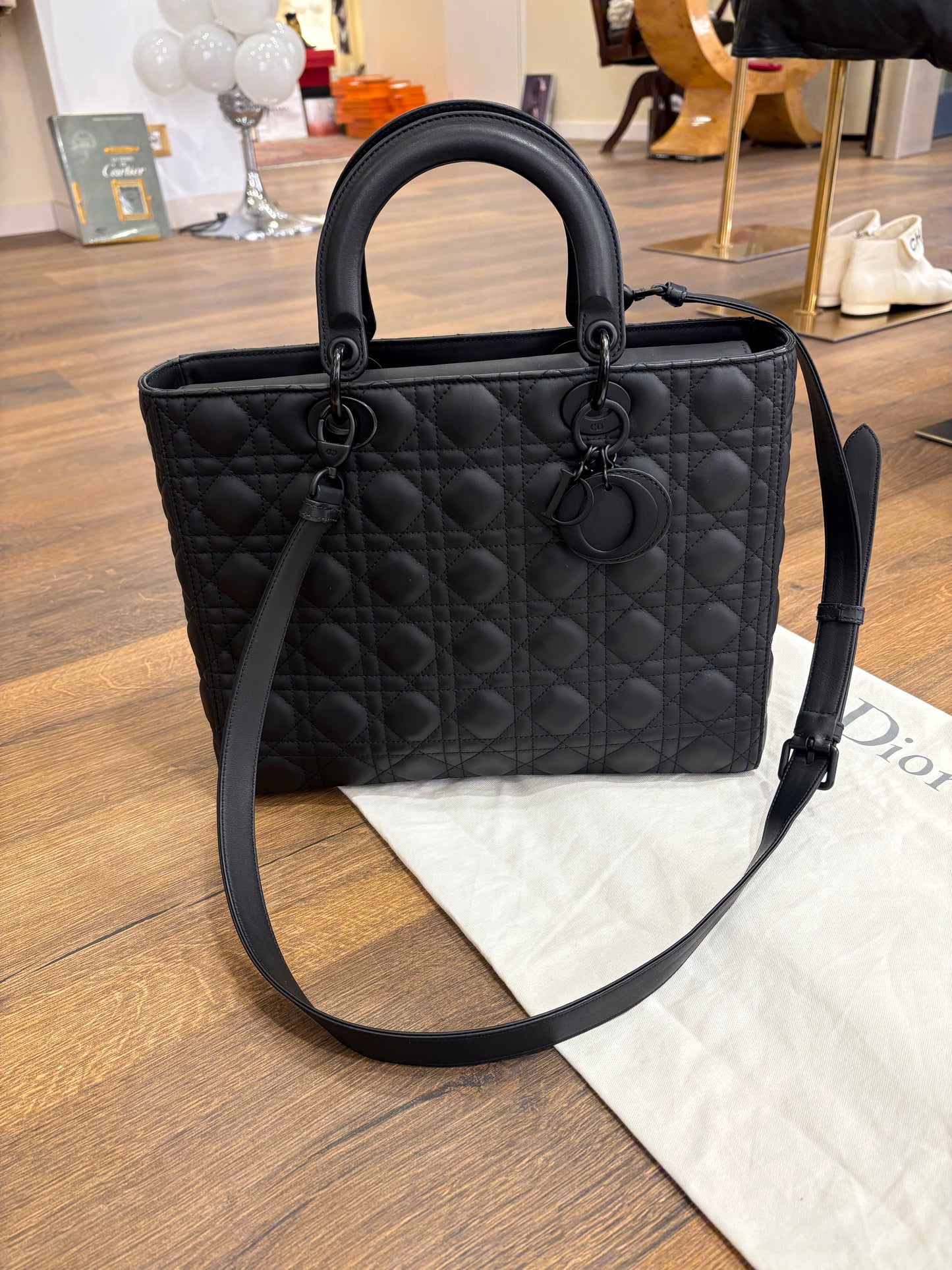 Lady Dior large in pelle ultra opaca cannage nero