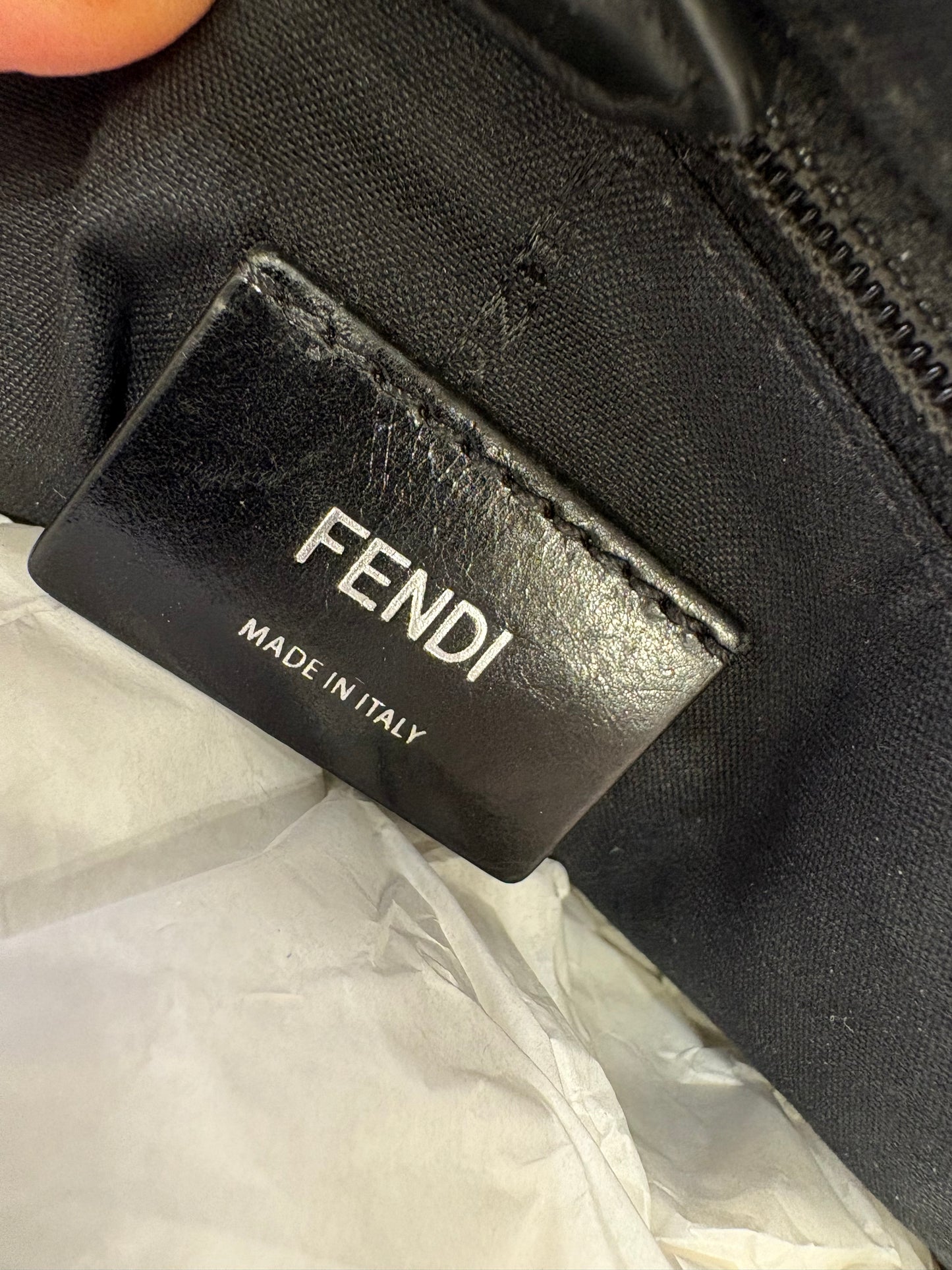Zaino Monospalla Fendi FF Diagonal in Pelle e Tela Monogram  NeroTabacco
