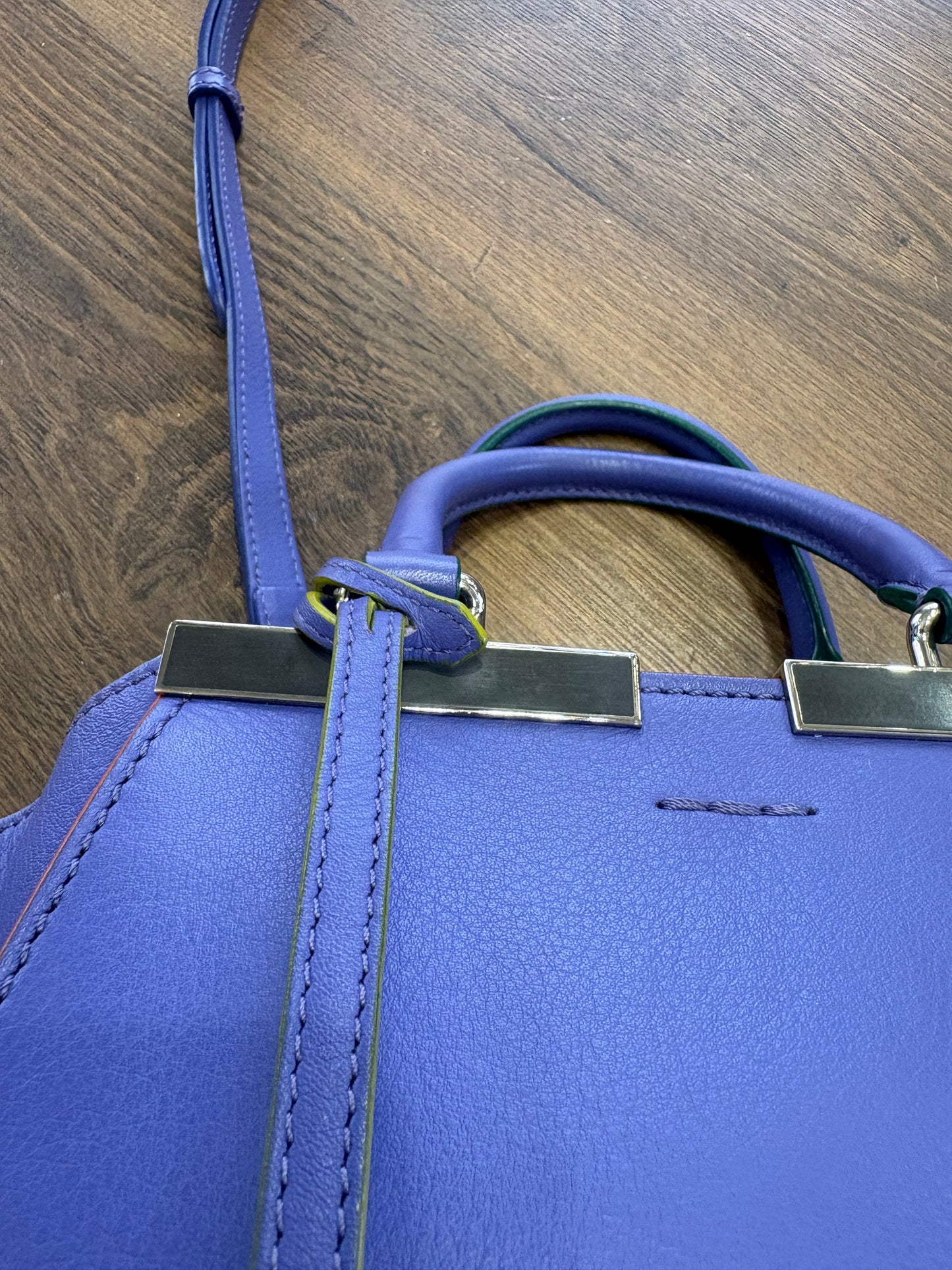 Borsa a Mano Fendi 3Jours Mini in Pelle di Vitello Viola Iris. Nuovo