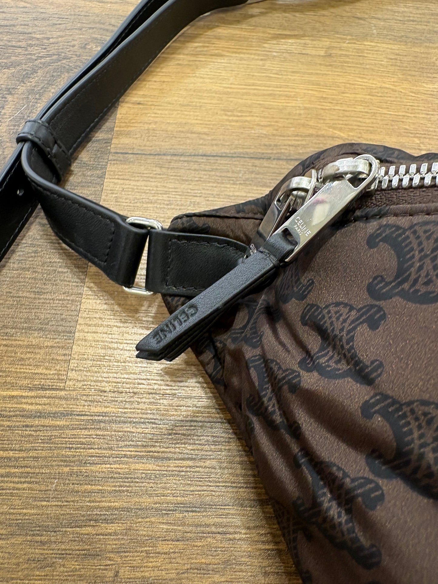 SLING BAG CELINE IMBOTTITA IN NYLON E PELLE DI VITELLO - MARRONE/NERO