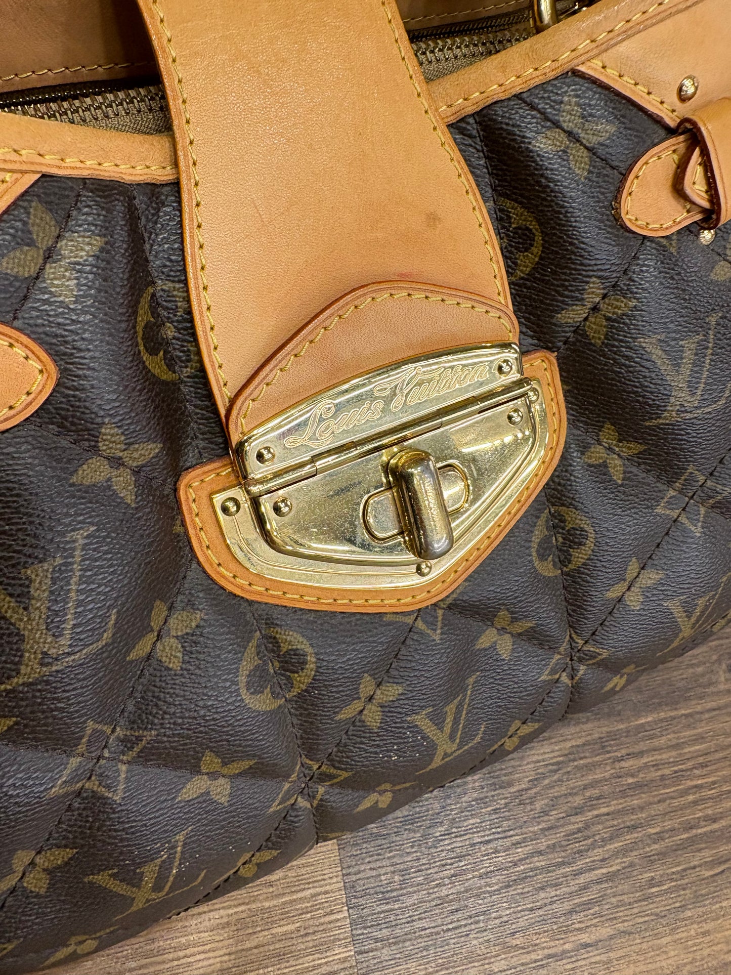 Louis Vuitton Etoile Shopper in tel Monogram trapuntata con finiture in pelle