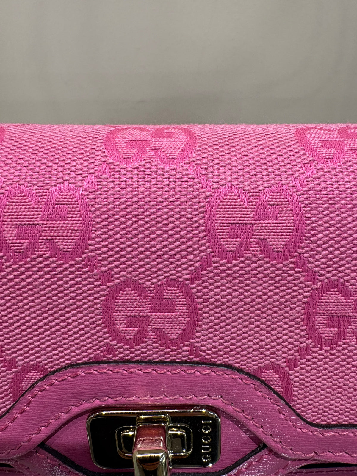 Gucci Borsa a Spalla Luce Mini in Tela GG Monogram Rose Dark Blossom. Nuova