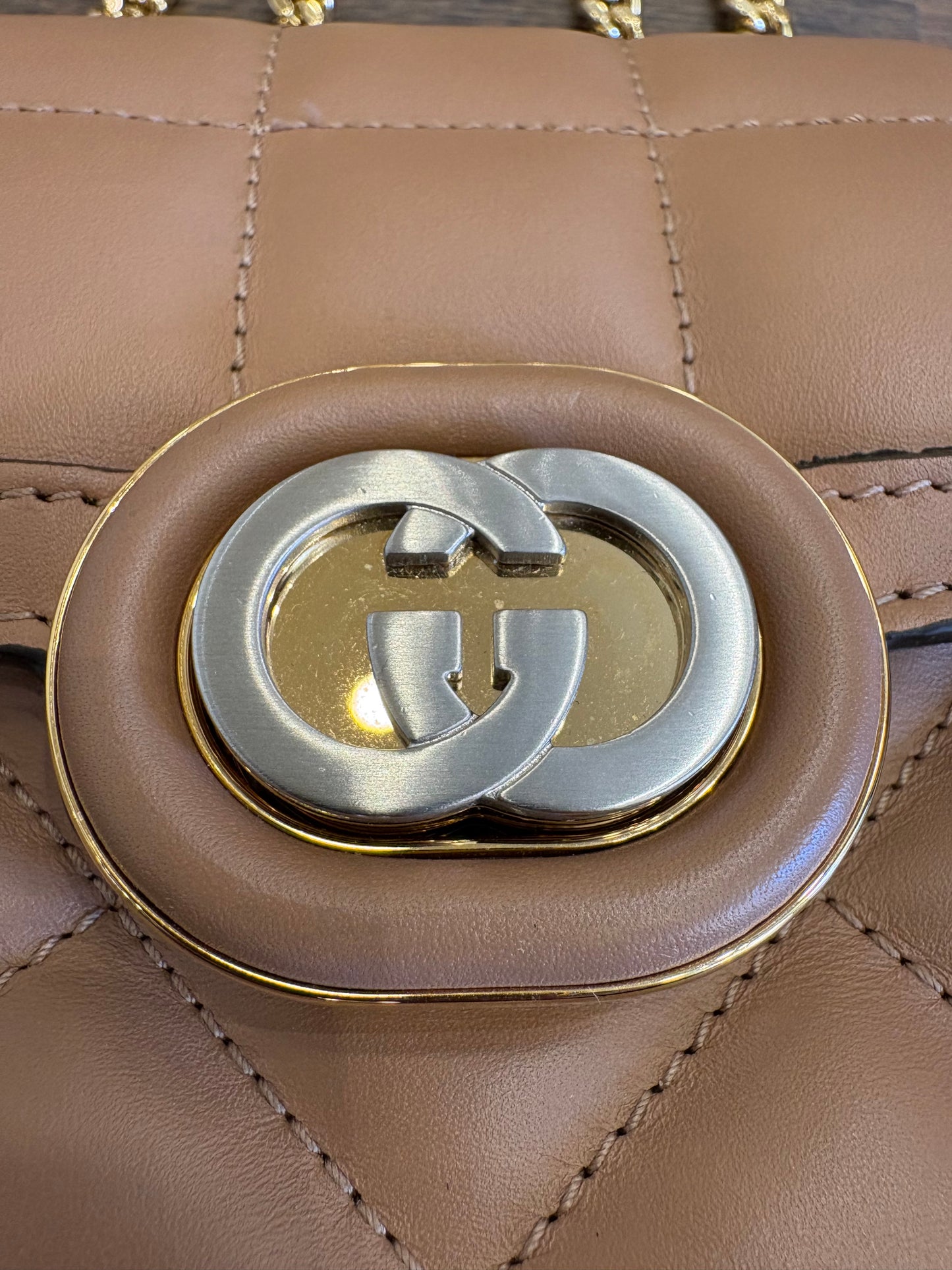 Borsa a Spalla Mini Gucci Deco in Pelle Matelassé Rose Beige