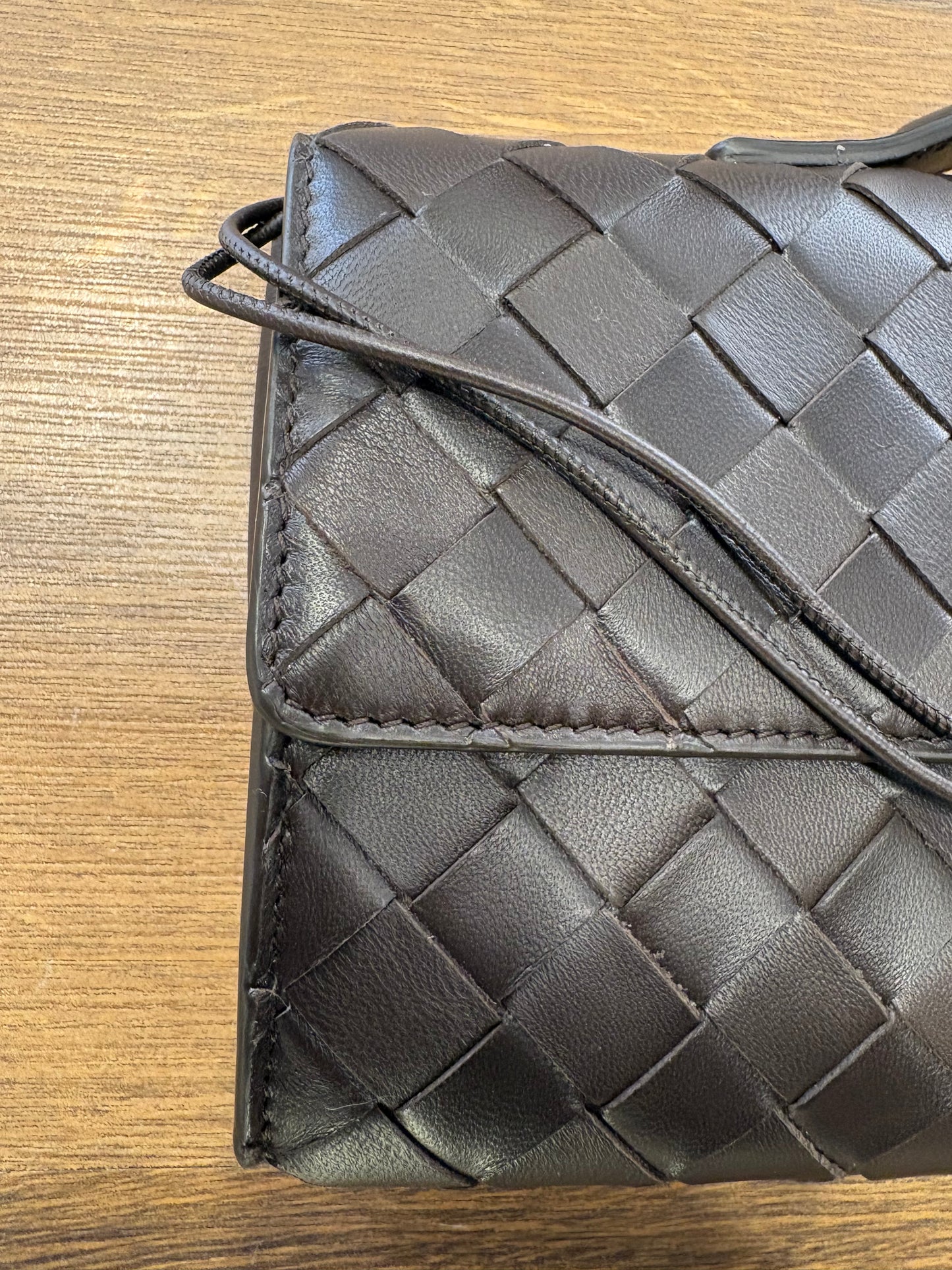 Bottega Veneta Andiamo clutch (fondant). Nuovo