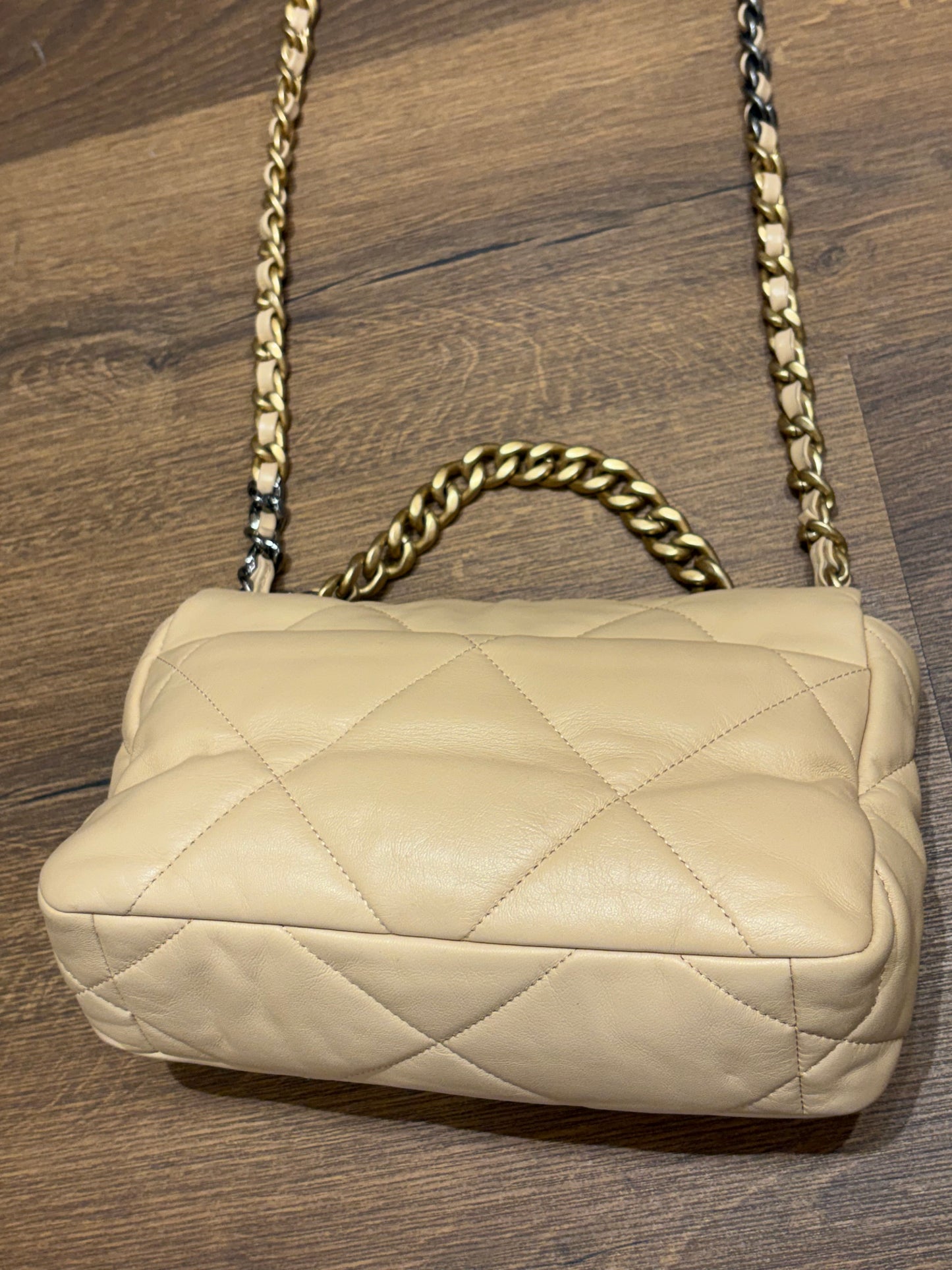 Borsa Chanel 19 Small – Pelle di Agnello Beige con Hardware Mixed Metal