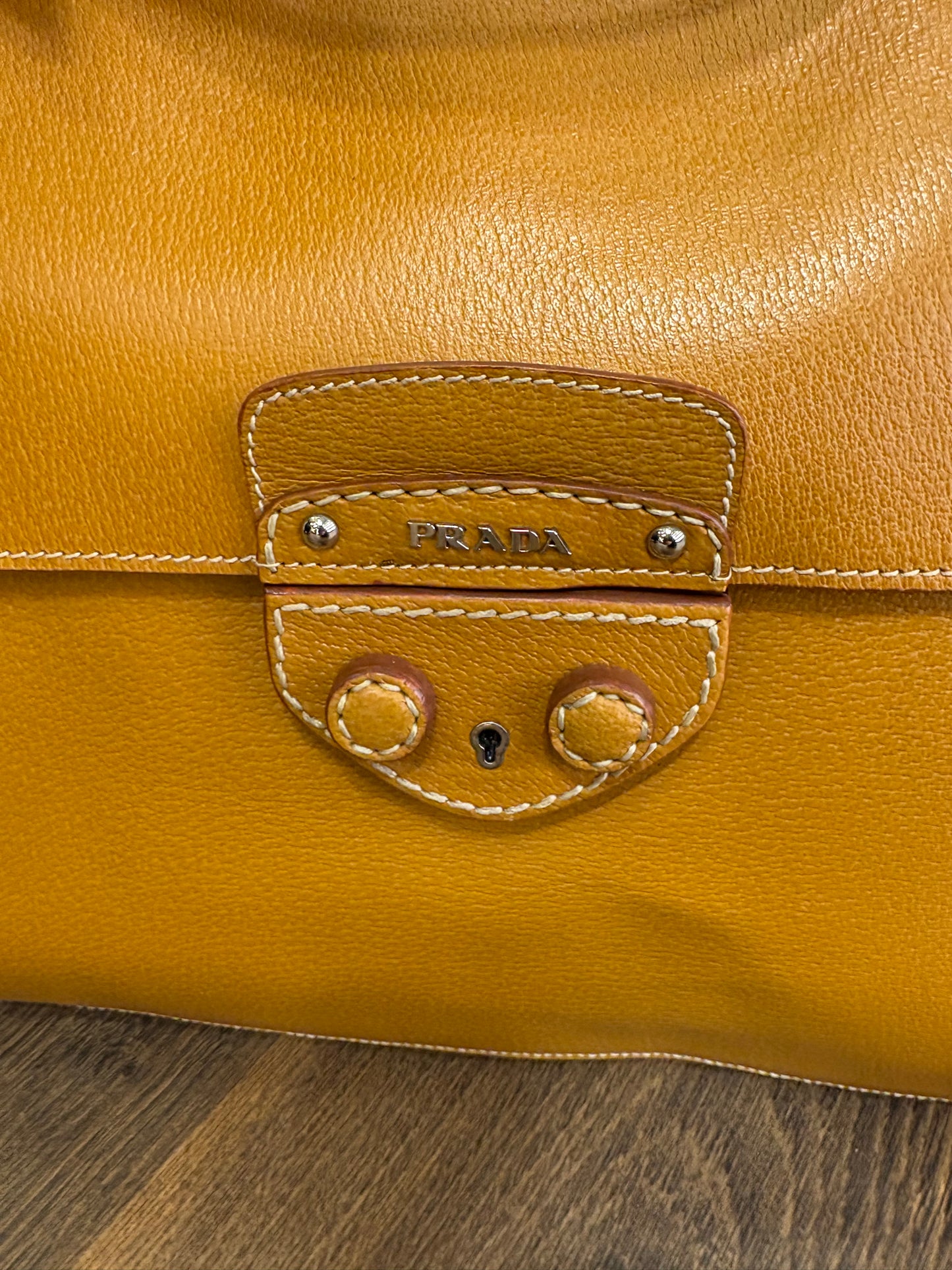 Prada borsa in pelle caramel