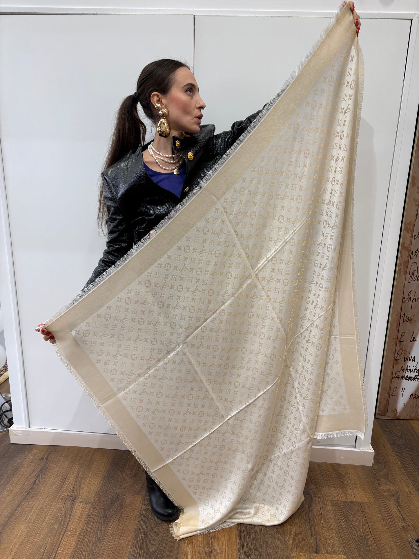 Louis Vuitton scialle Shine avorio / beige metallizzato