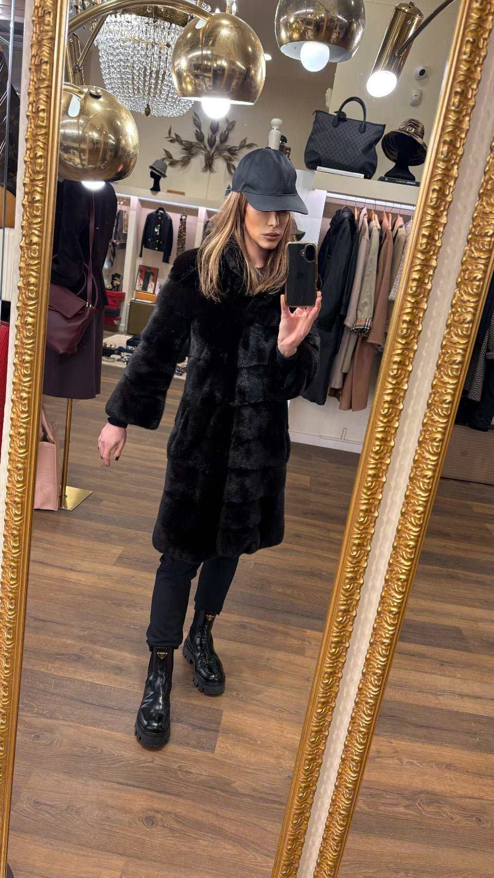 Visone nero avvitato taglio orizzontale