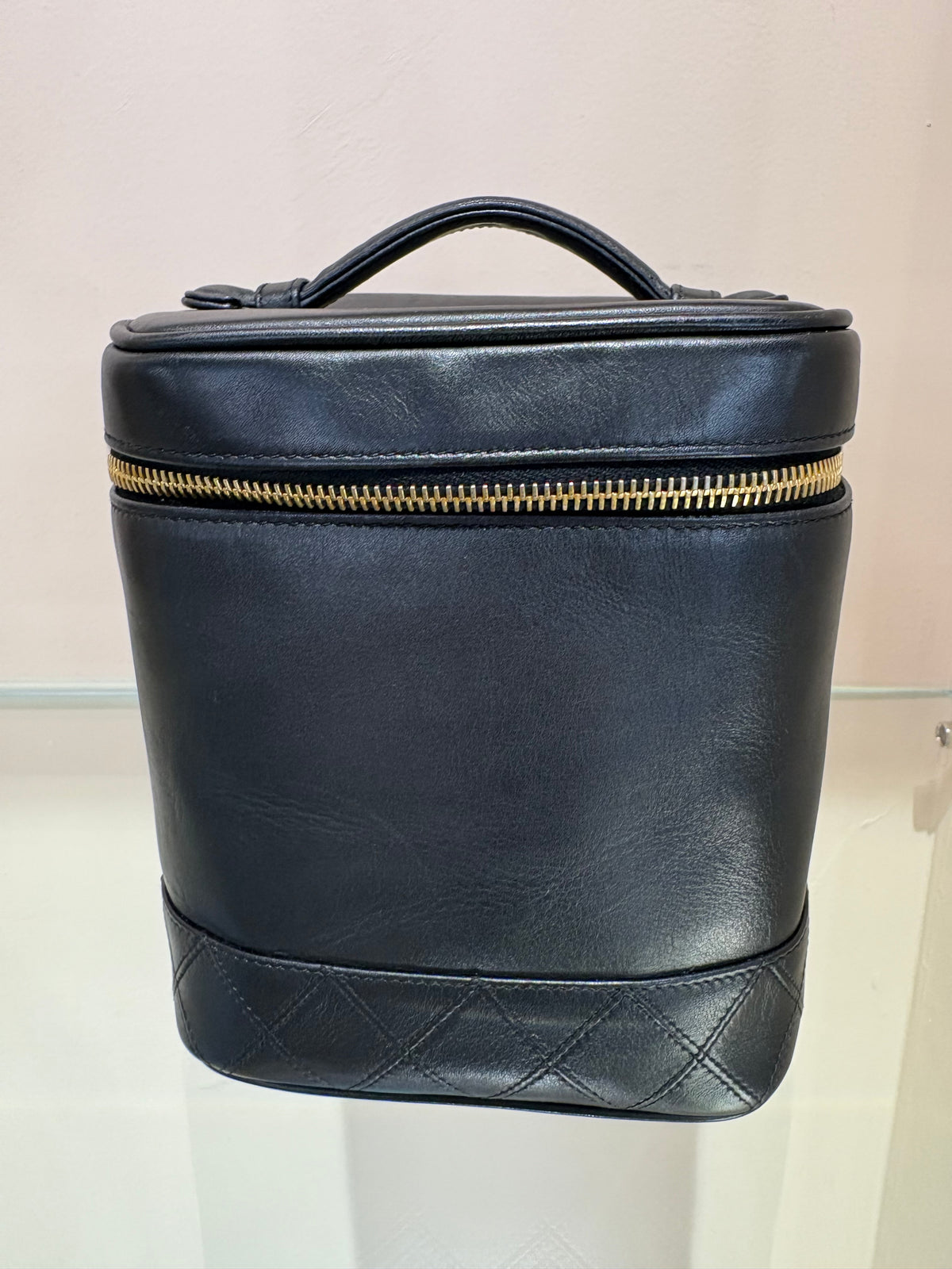 Chanel Vanity Case borsa a mano  in pelle di agnello nero. Vintage