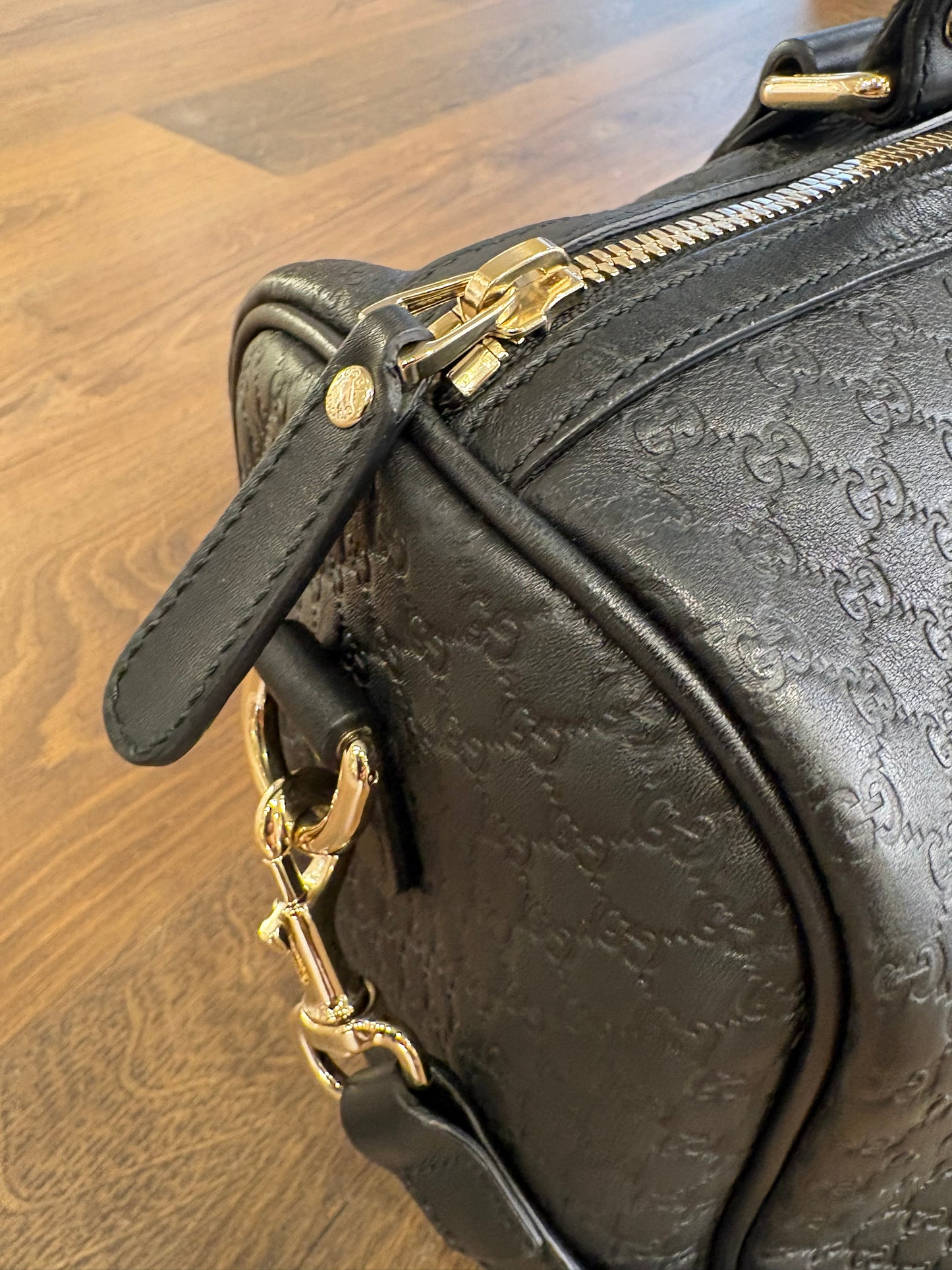 Gucci Borsa Bauletto Boston Bag in Pelle Microguccissima Nera con tracolla