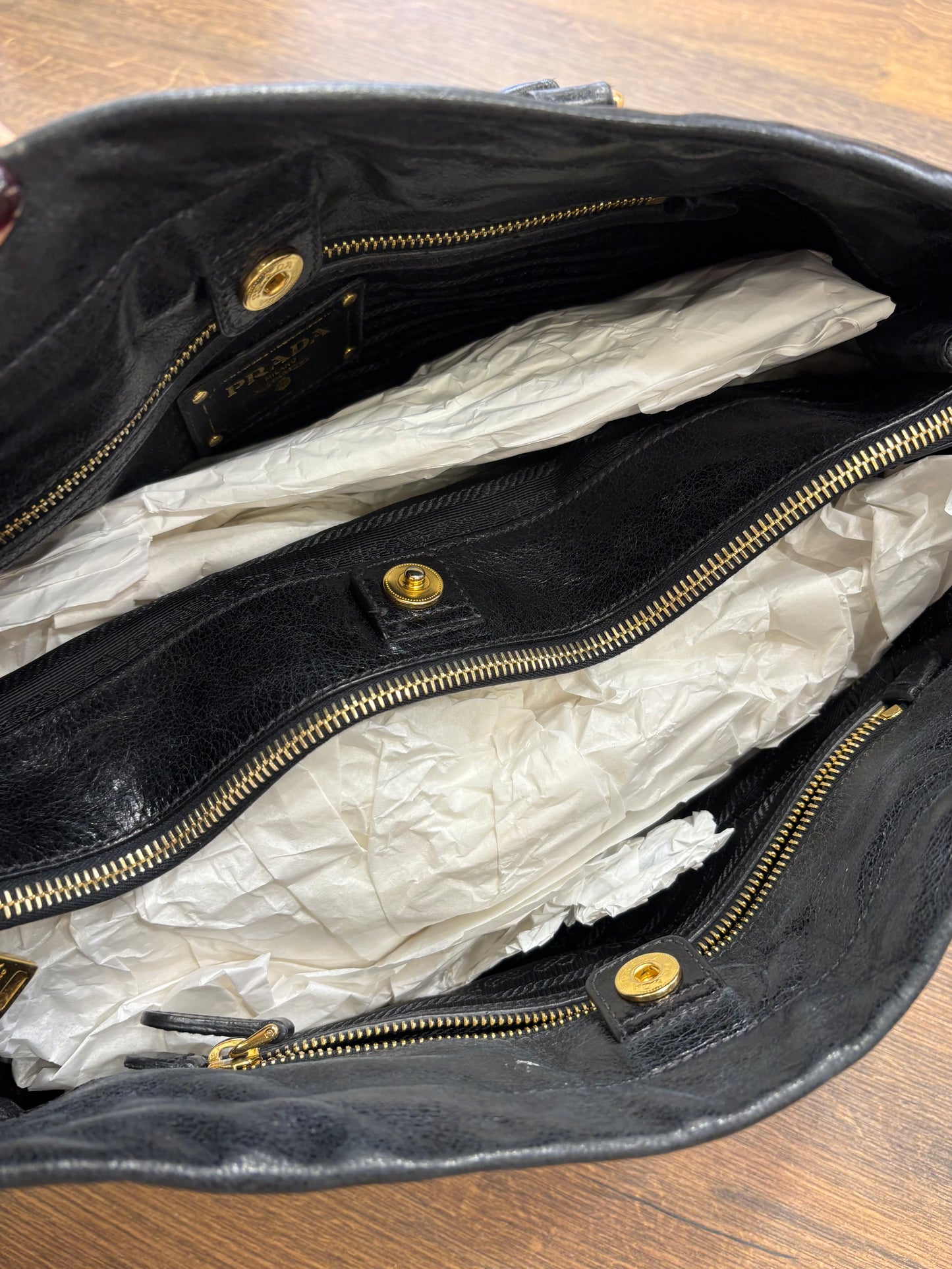 Prada borsa a mano in vitello shine con tracolla
