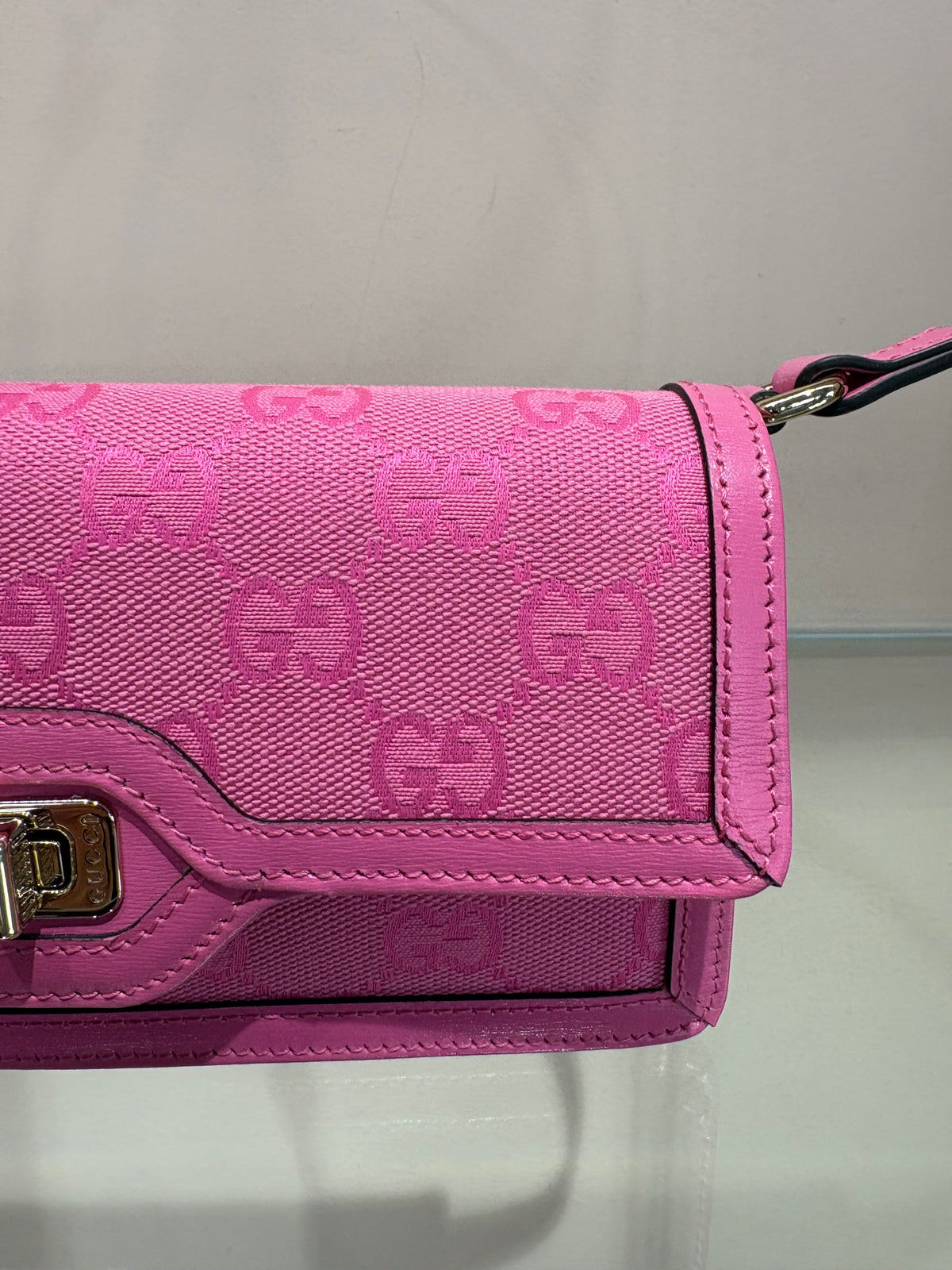 Gucci Borsa a Spalla Luce Mini in Tela GG Monogram Rose Dark Blossom. Nuova