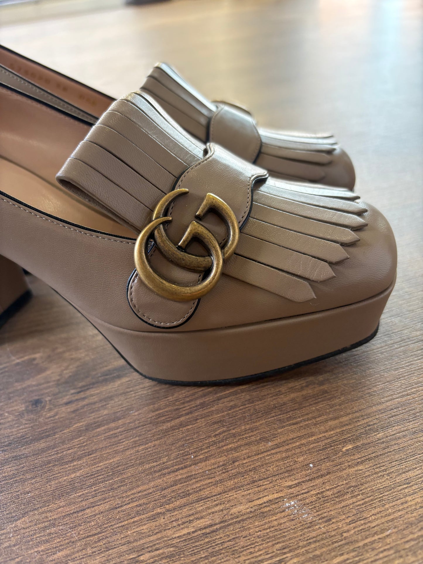 Gucci Marmont mocassini con nappine