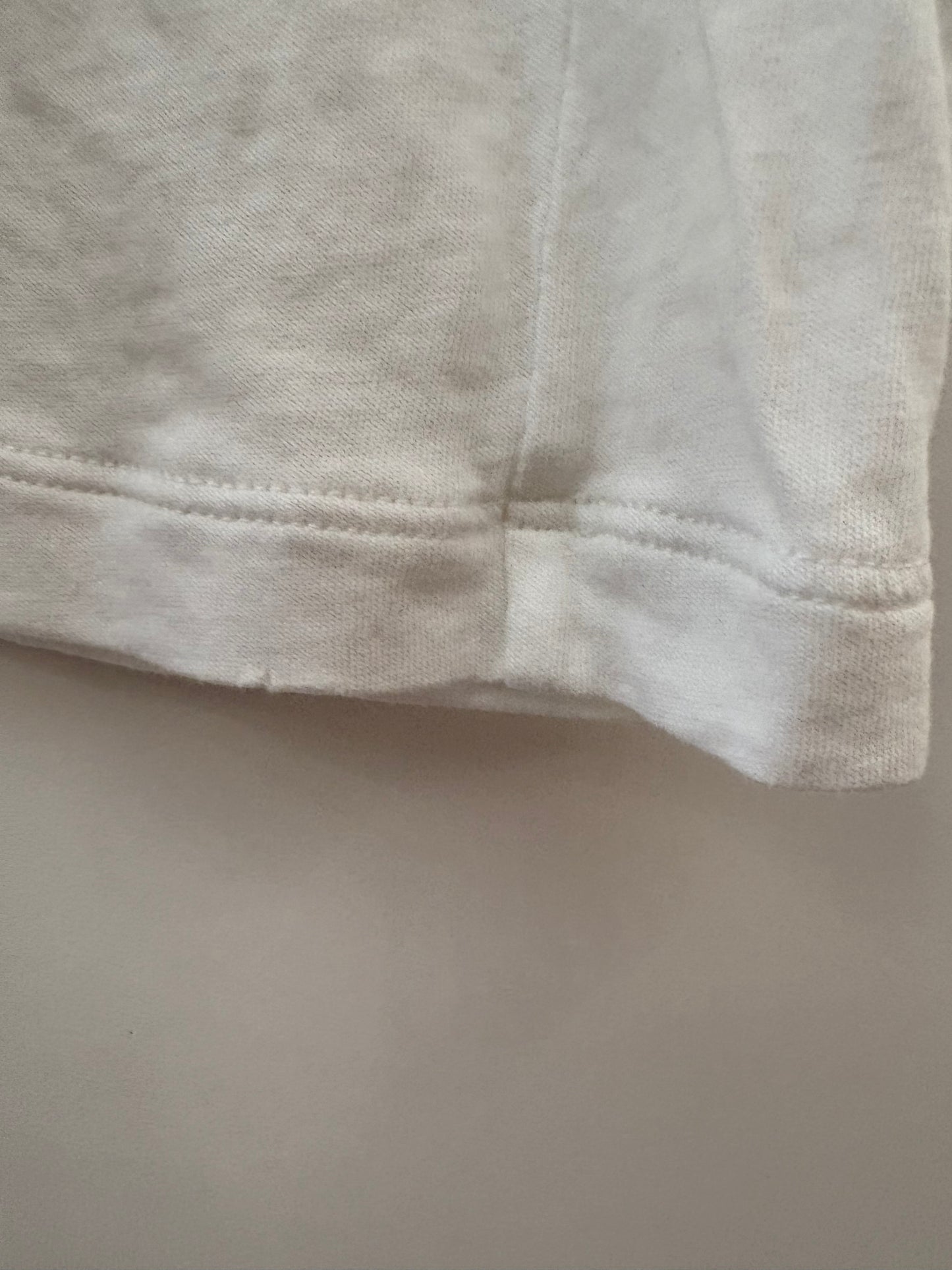 T-shirt Gucci con Logo Vintage Effetto Distressed