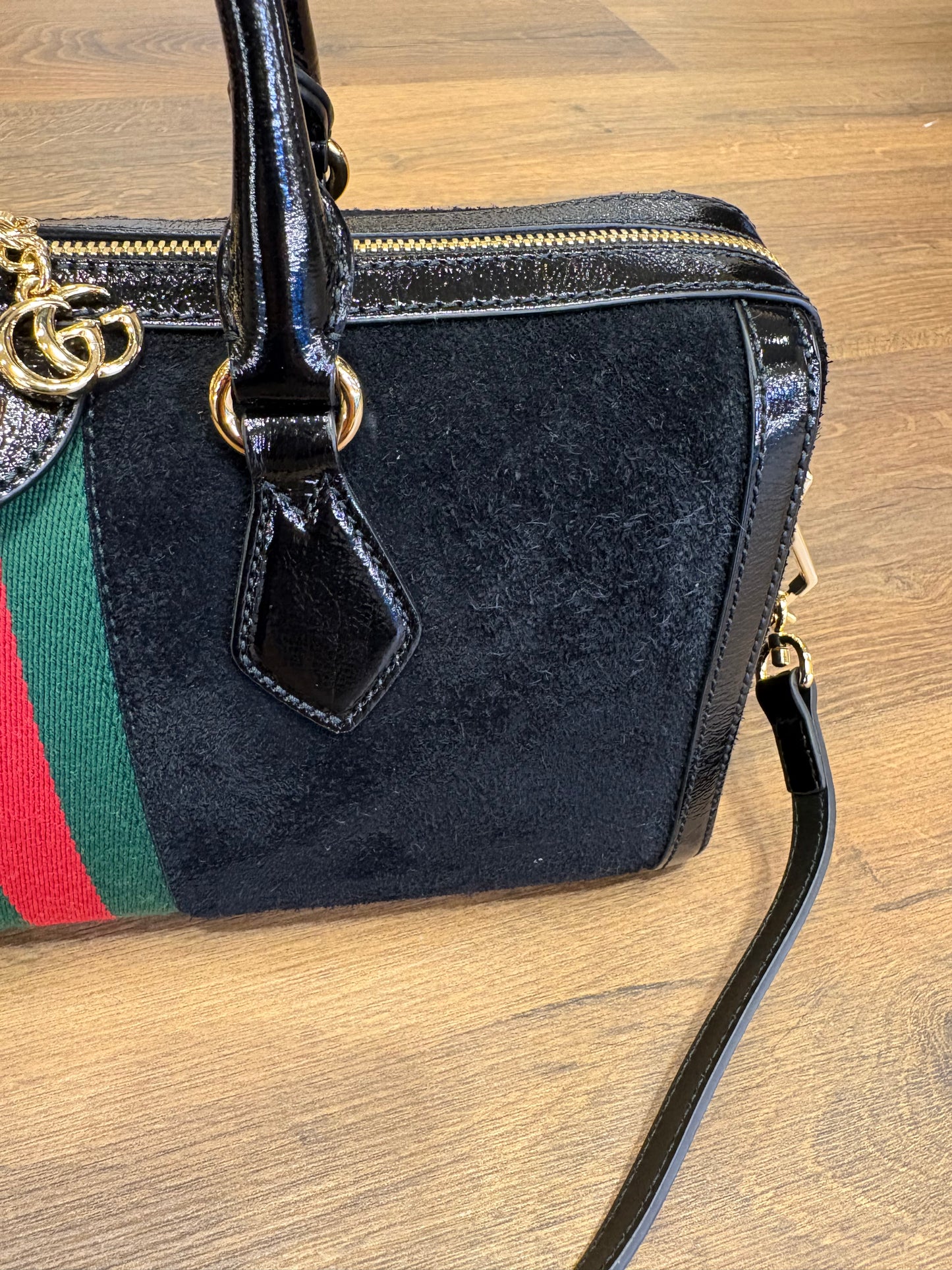 Borsa Bauletto Gucci Ophidia Medium in Pelle Scamosciata e Vernice. Nuovo